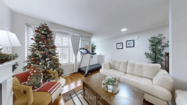 Additional property image - 10 Via Cassia Dr