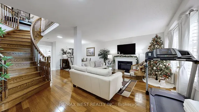 Additional property image - 10 Via Cassia Dr