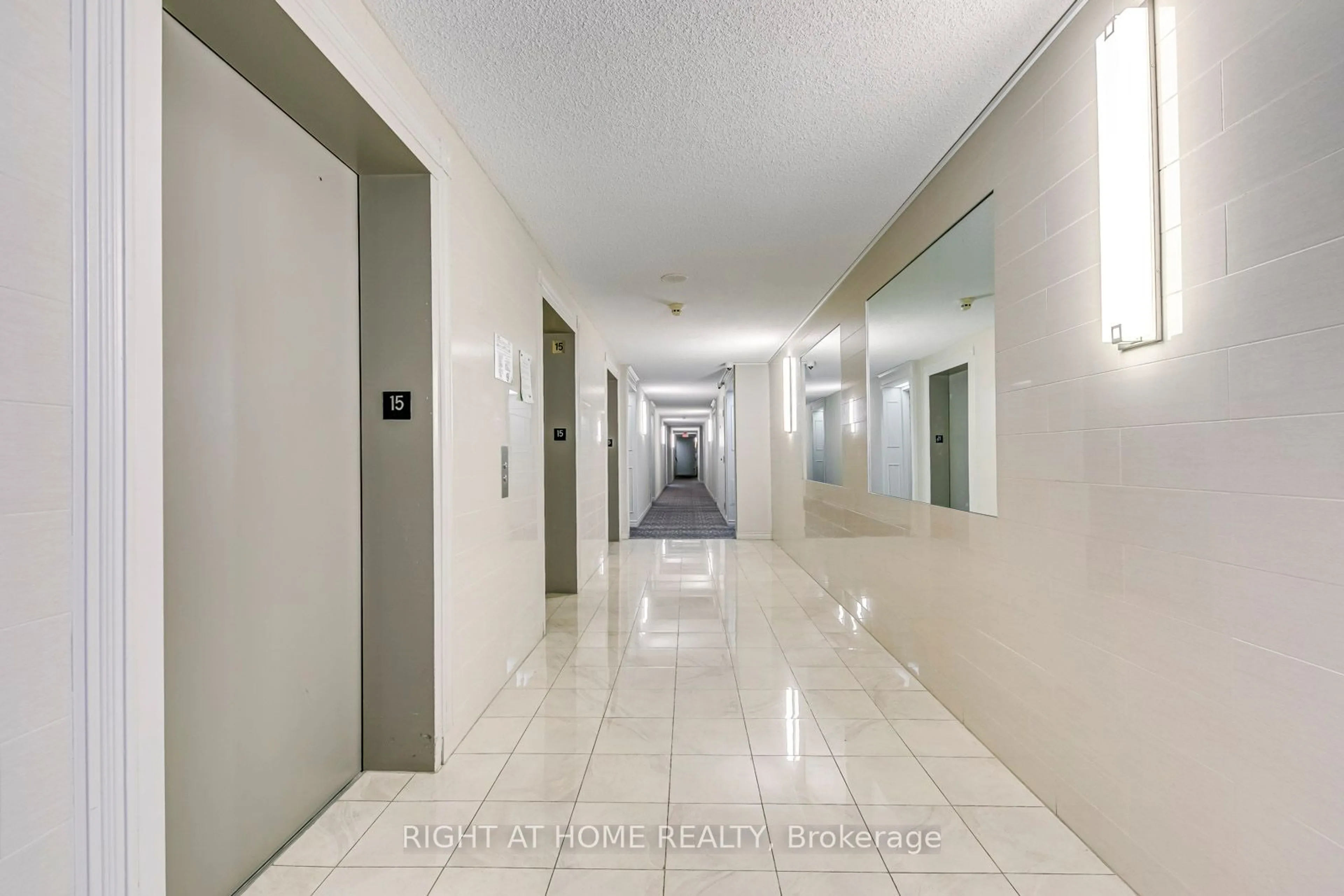 Indoor foyer, unknown floor for 155 Hillcrest Ave #1511, Mississauga Ontario L5B 3Z2