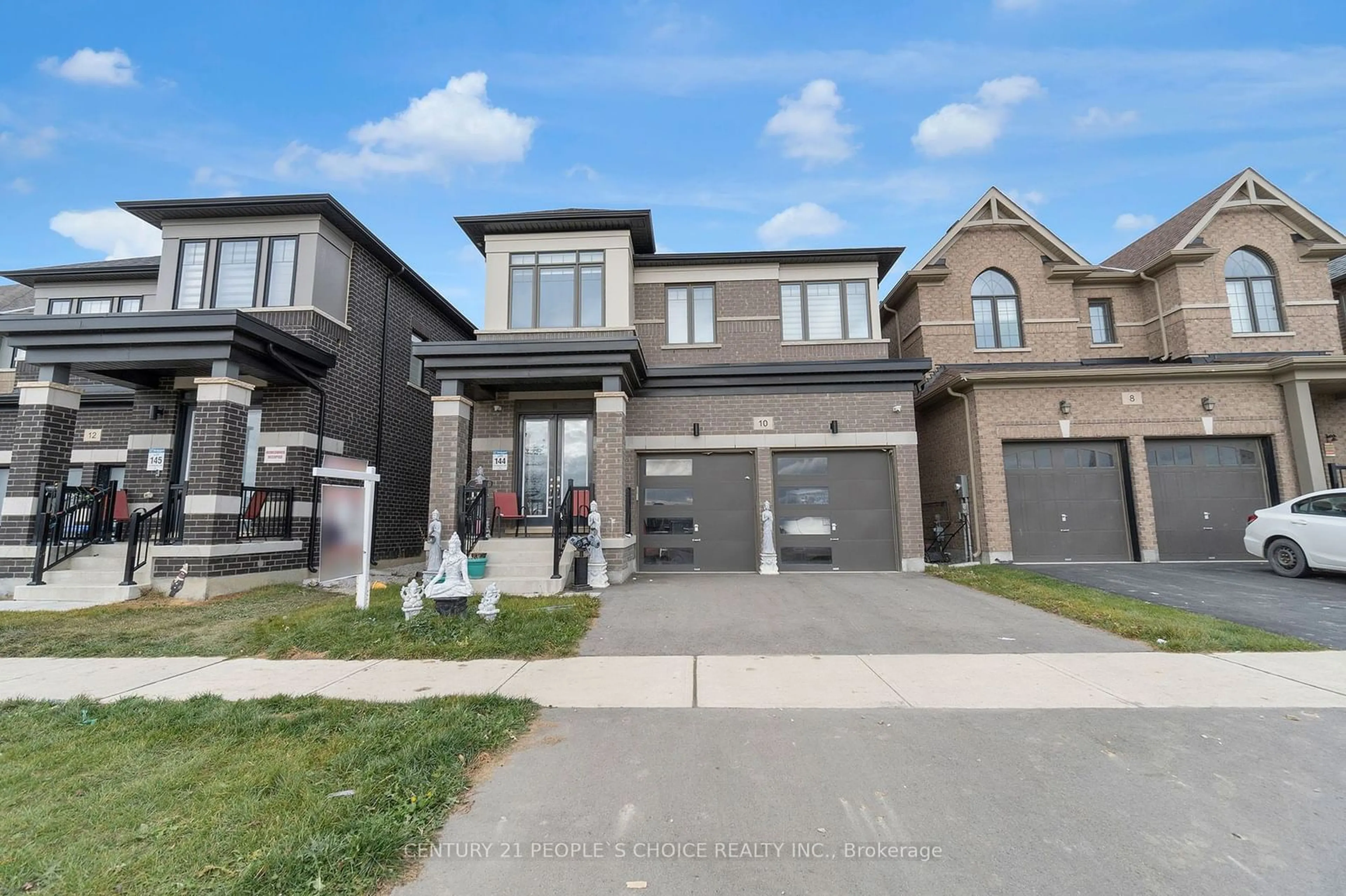 Frontside or backside of a home, the street view for 10 Tweedhill Ave, Caledon Ontario L7C 4K5