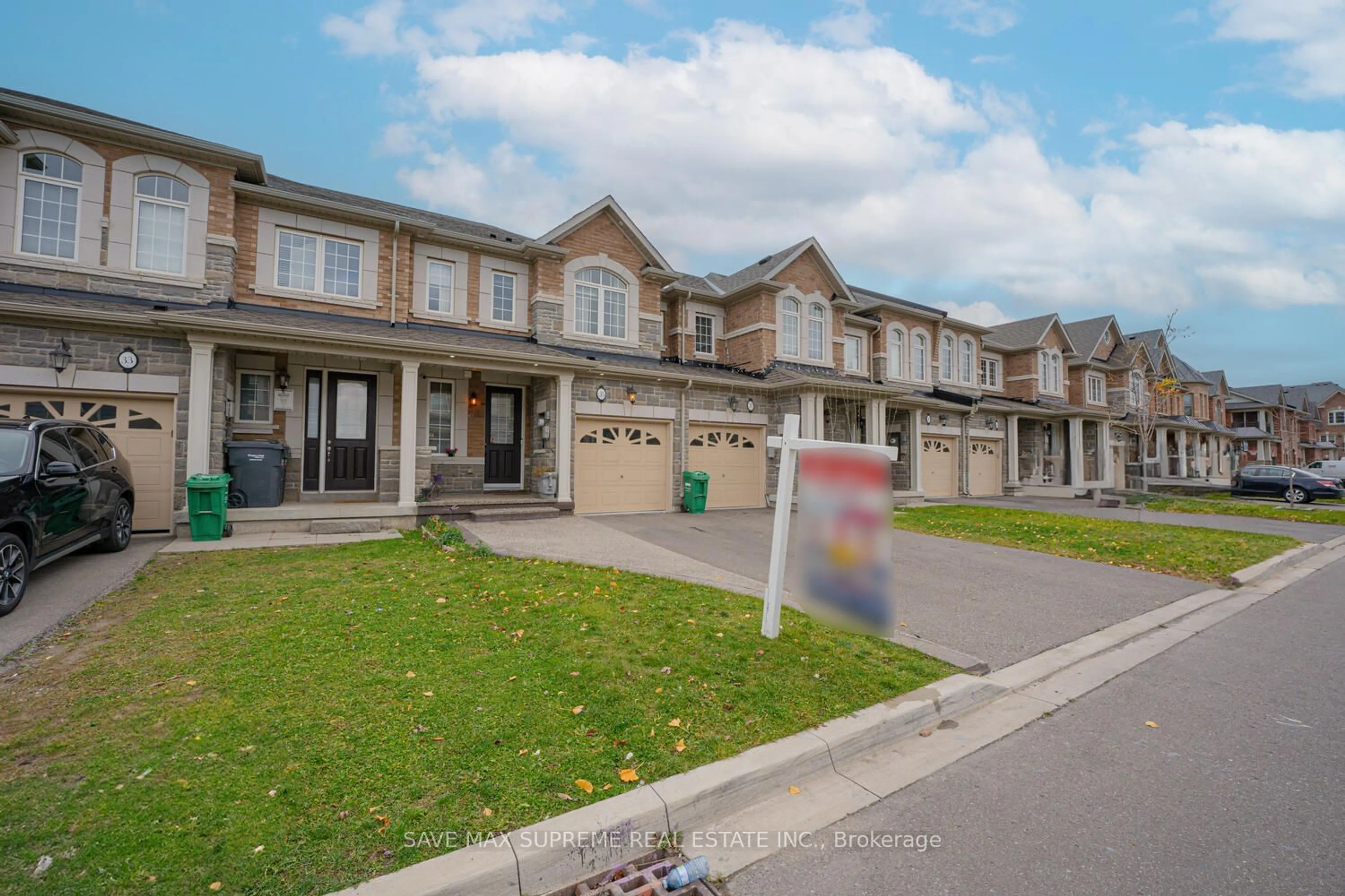 A pic from exterior of the house or condo, the street view for 35 Hogan Manor Dr, Brampton Ontario L7A 4V3