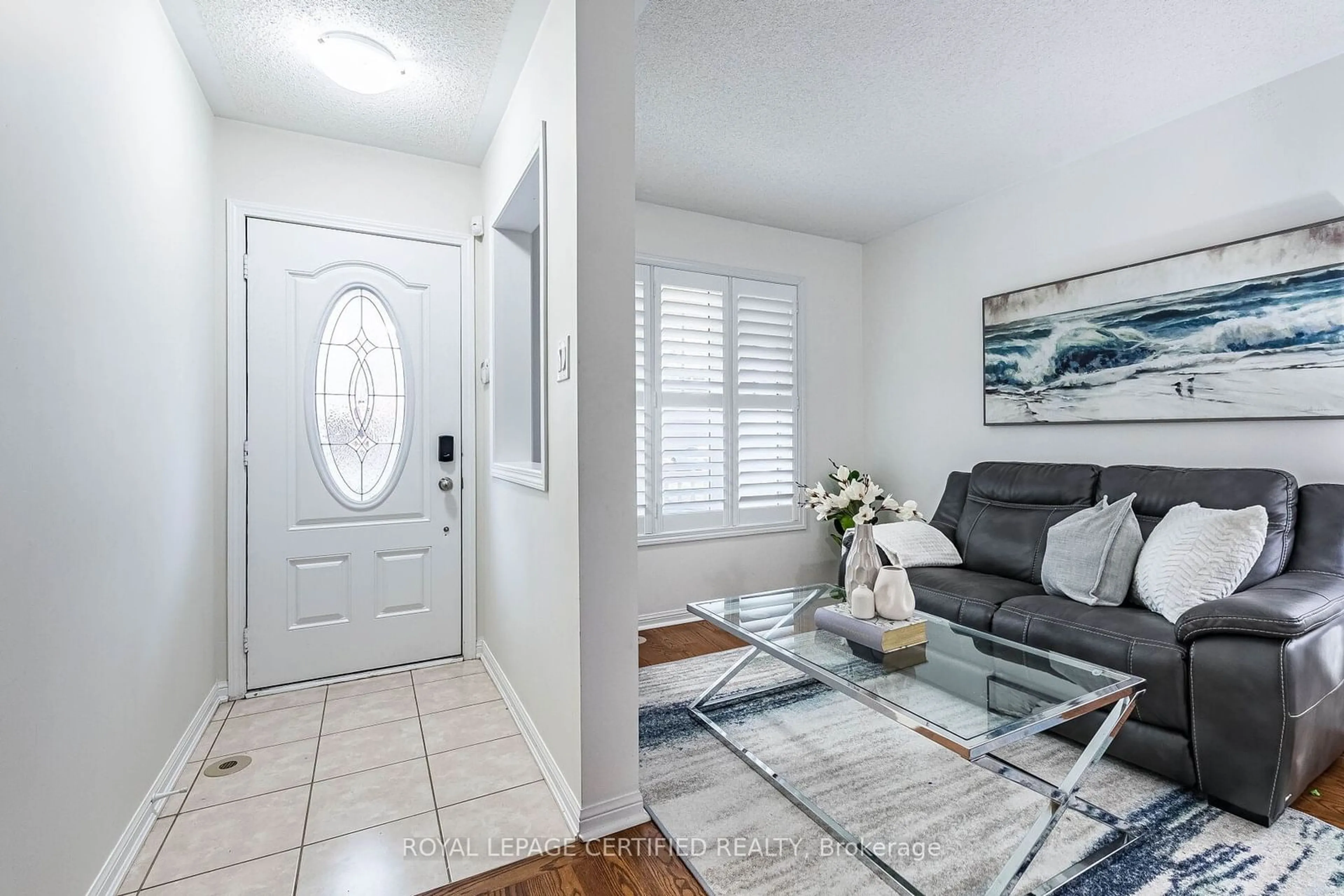 Indoor entryway, wood floors for 676 Speyer Circ, Milton Ontario L9T 0Y6