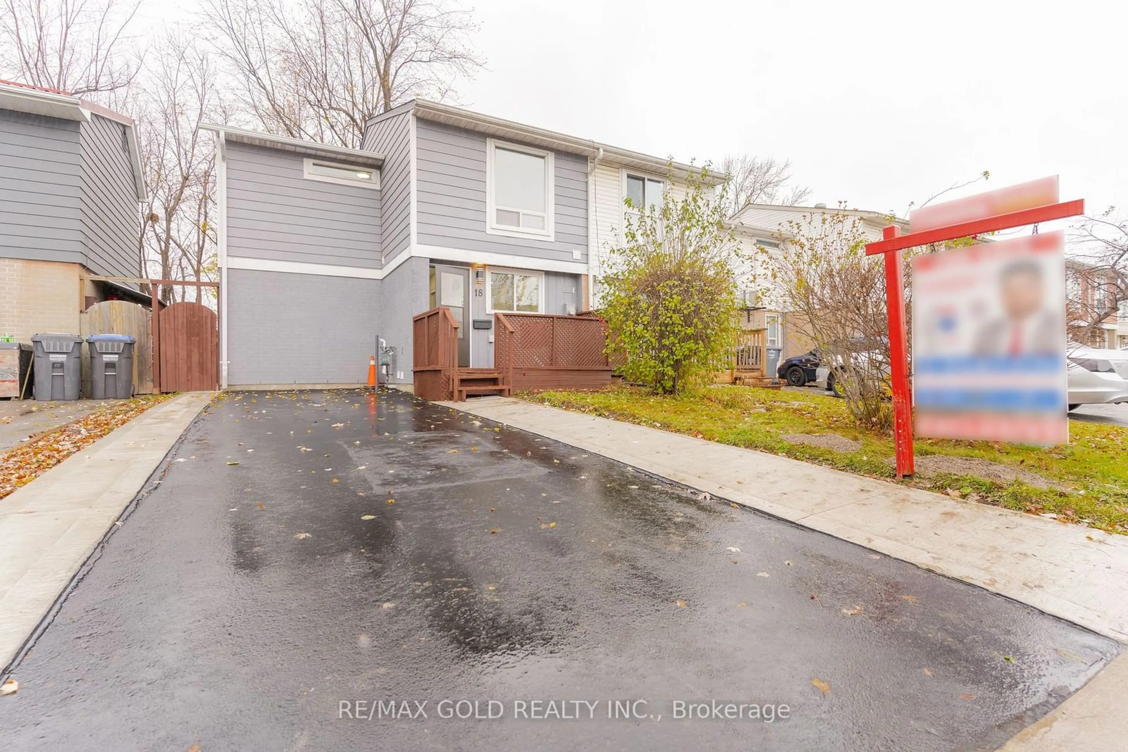 A pic from exterior of the house or condo, the street view for 18 Hindquarter Crt, Brampton Ontario L6S 2C3