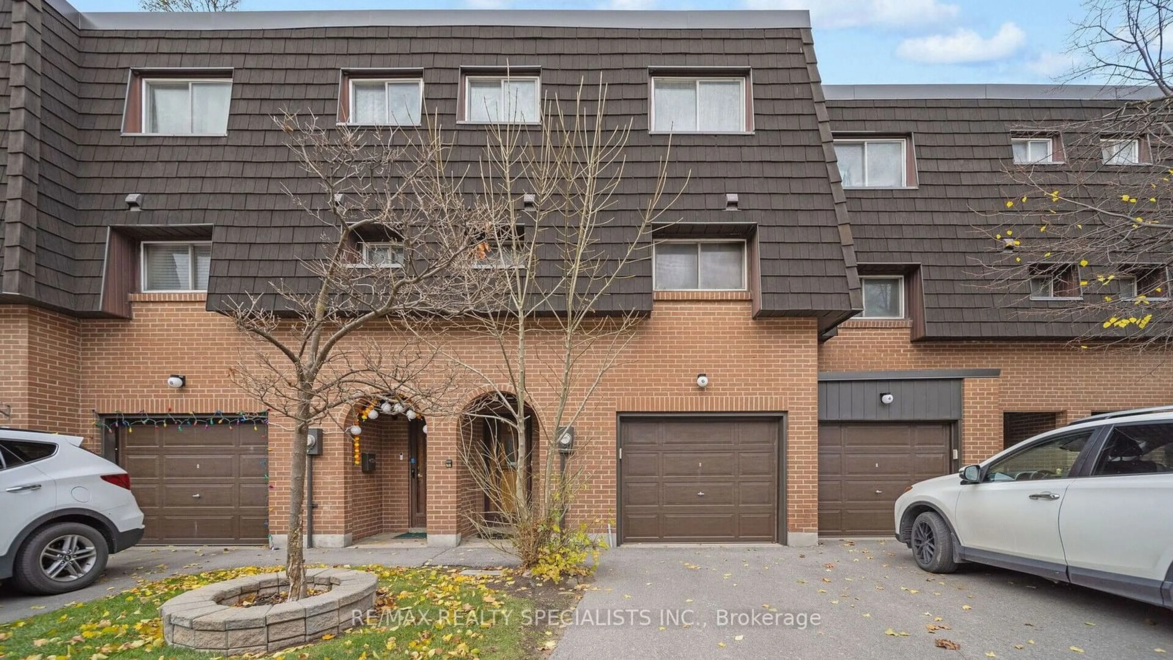 A pic from exterior of the house or condo, the street view for 6 Darras Crt, Brampton Ontario L6T 1W7