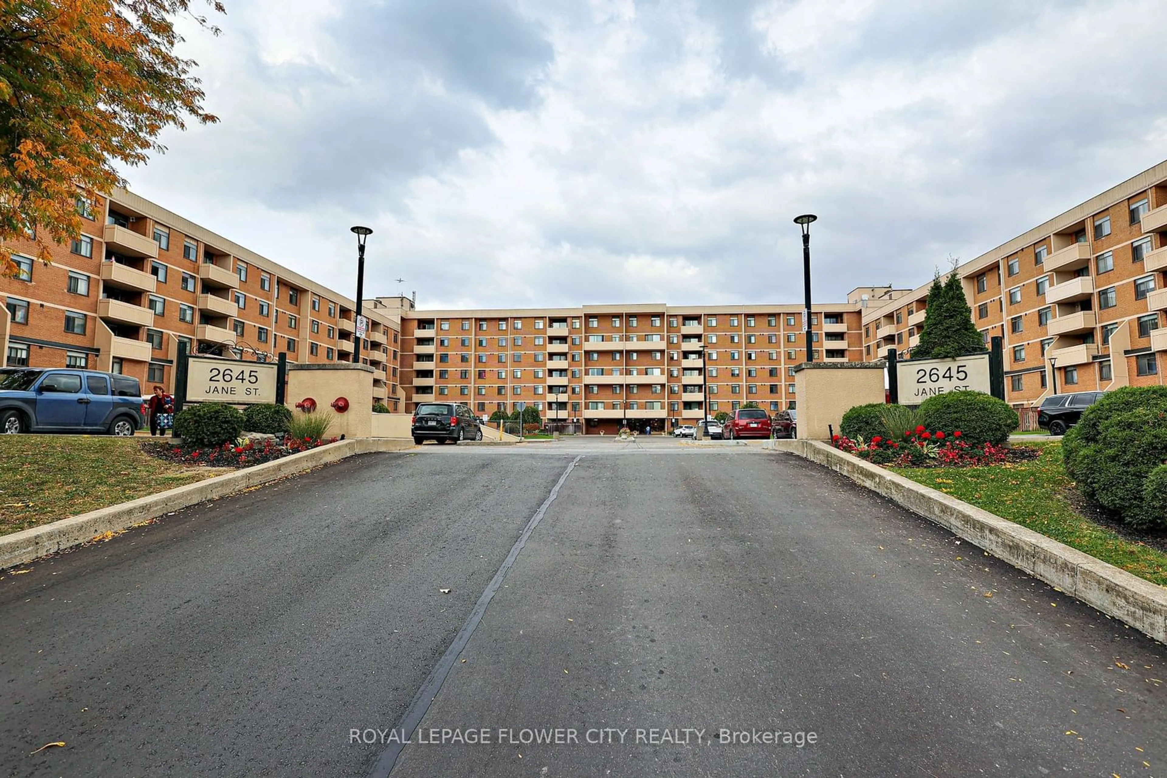 A pic from exterior of the house or condo, the street view for 2645 Jane St #502, Toronto Ontario M3L 2J3