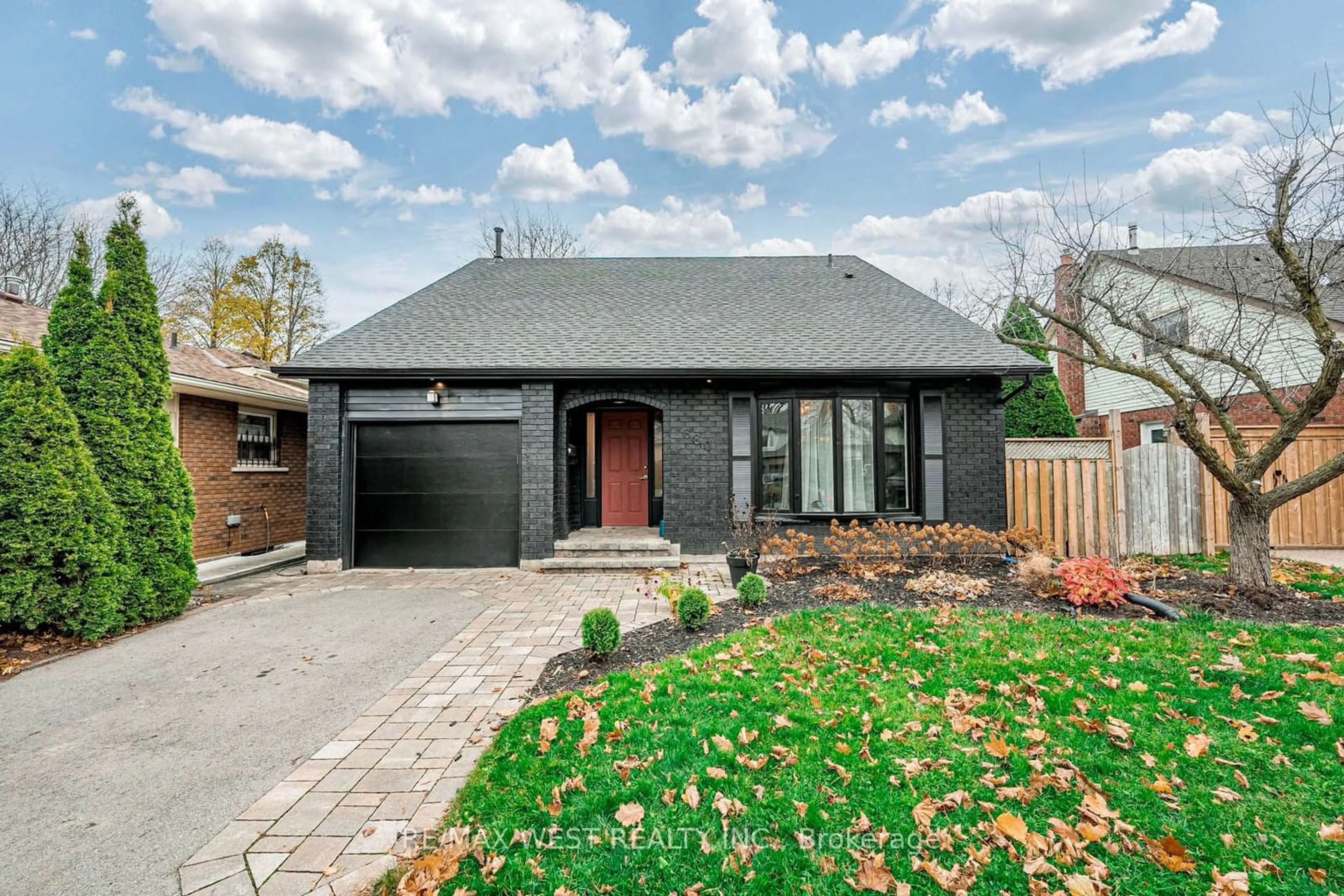 Home with brick exterior material for 680 Powell Crt, Burlington Ontario L7R 3E8