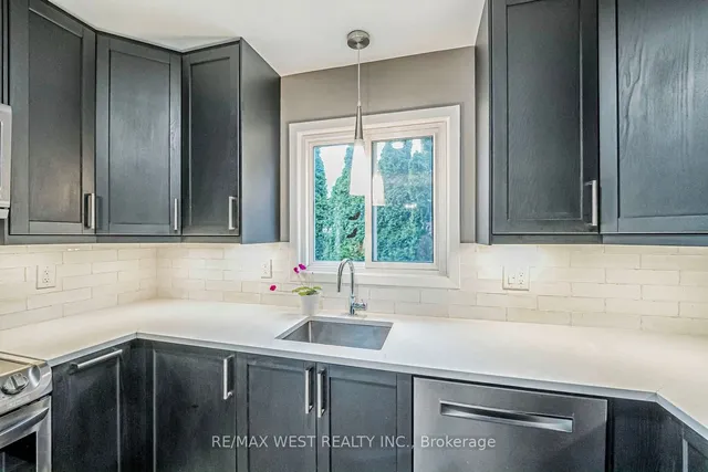 Additional property image - 680 Powell Crt