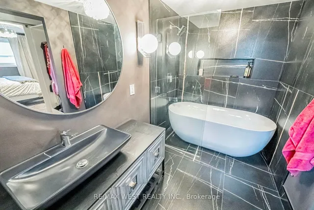 Additional property image - 680 Powell Crt