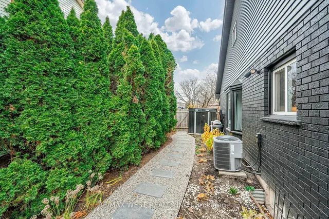 Additional property image - 680 Powell Crt