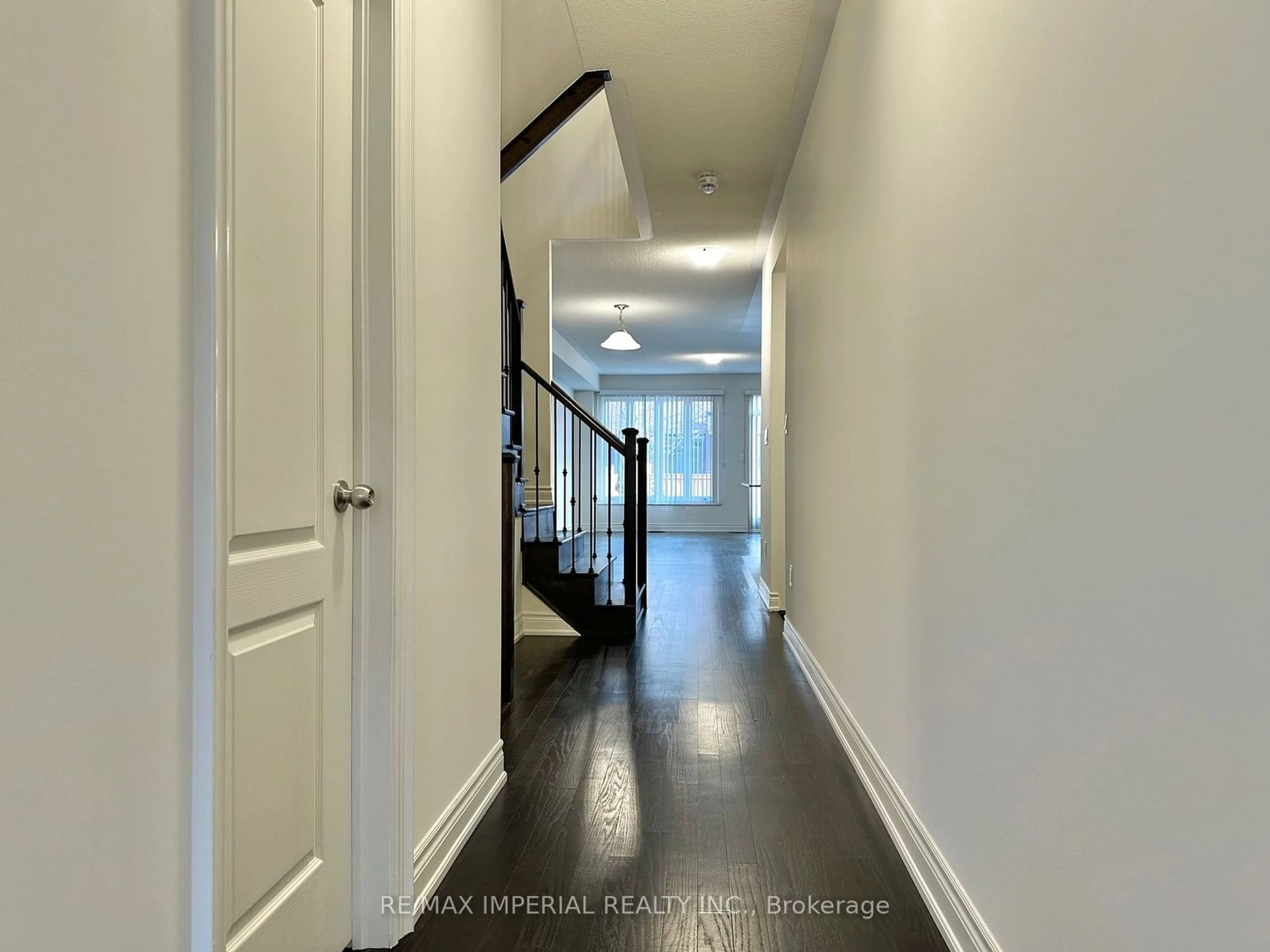 Indoor entryway, wood floors for 17 Brushwood Dr, Brampton Ontario L6Y 6G5