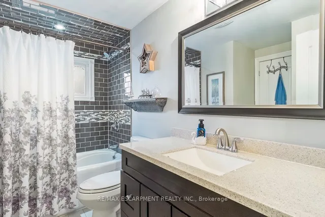 Additional property image - 24 WILLIS Dr