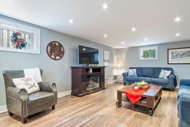 Additional property image - 24 WILLIS Dr