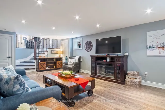 Additional property image - 24 WILLIS Dr