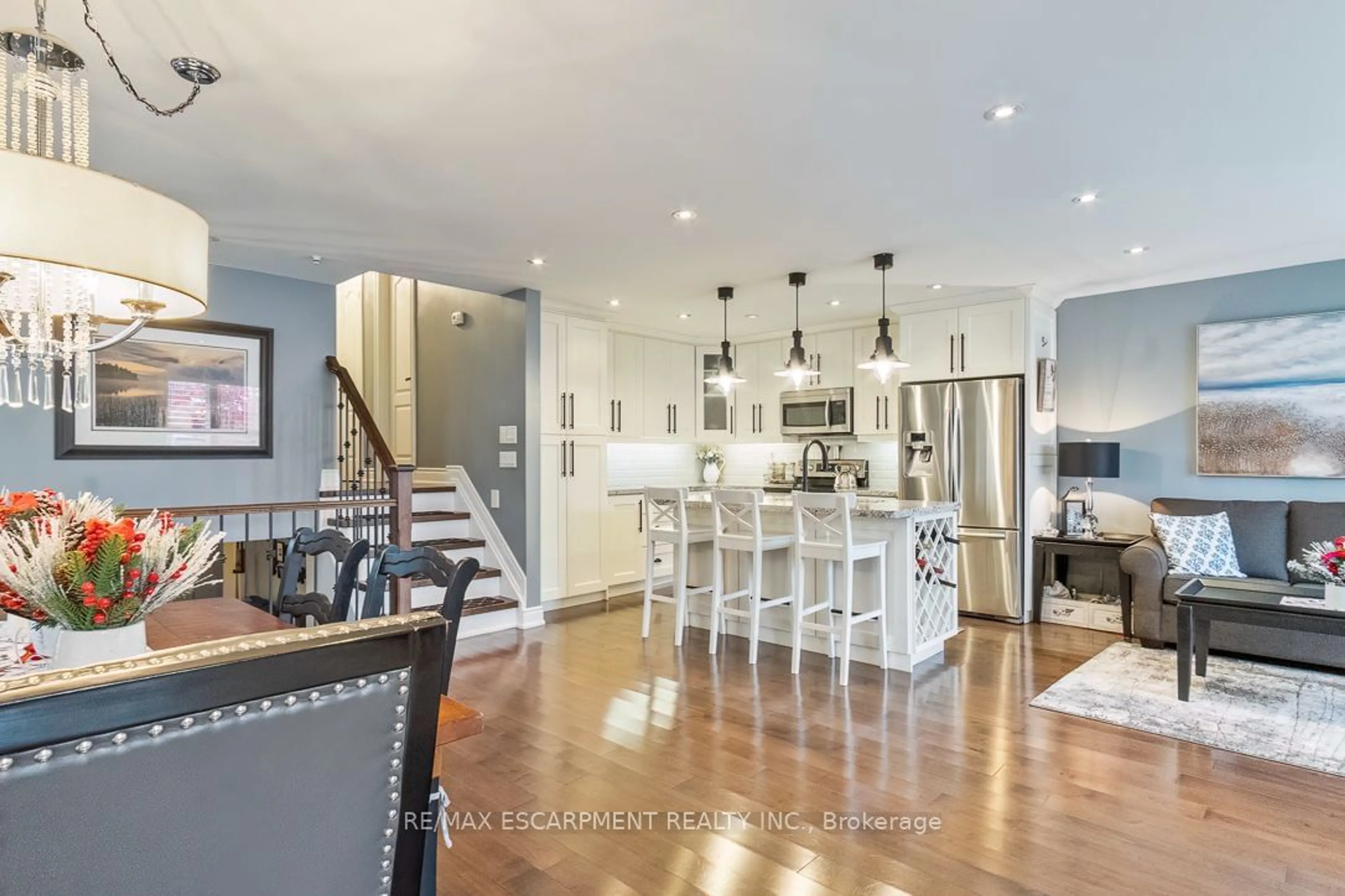 Open concept kitchen for 24 WILLIS Dr, Brampton Ontario L6W 1A9