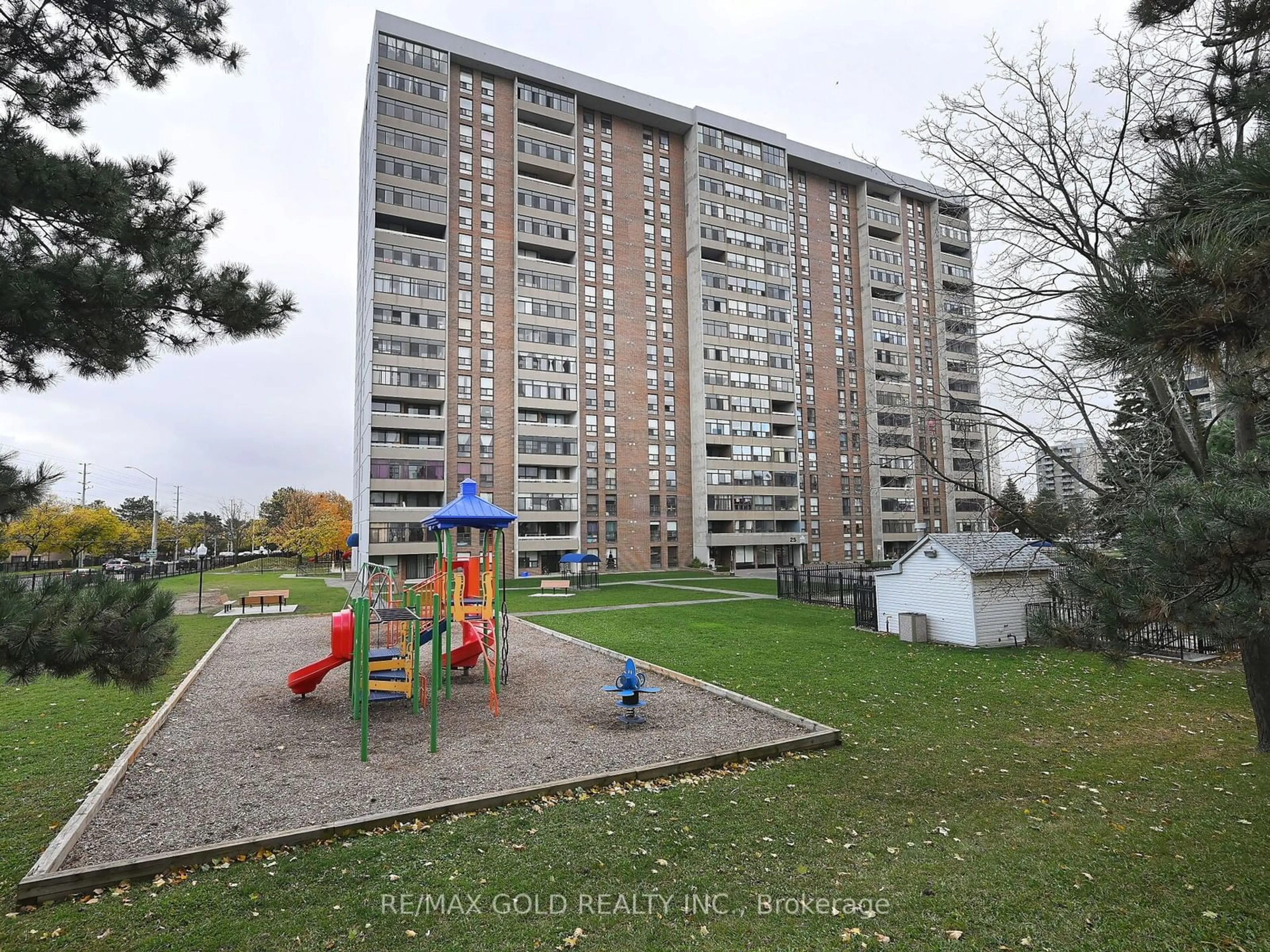 A pic from exterior of the house or condo, the street view for 25 Kensington Rd #1911, Brampton Ontario L6T 3W8