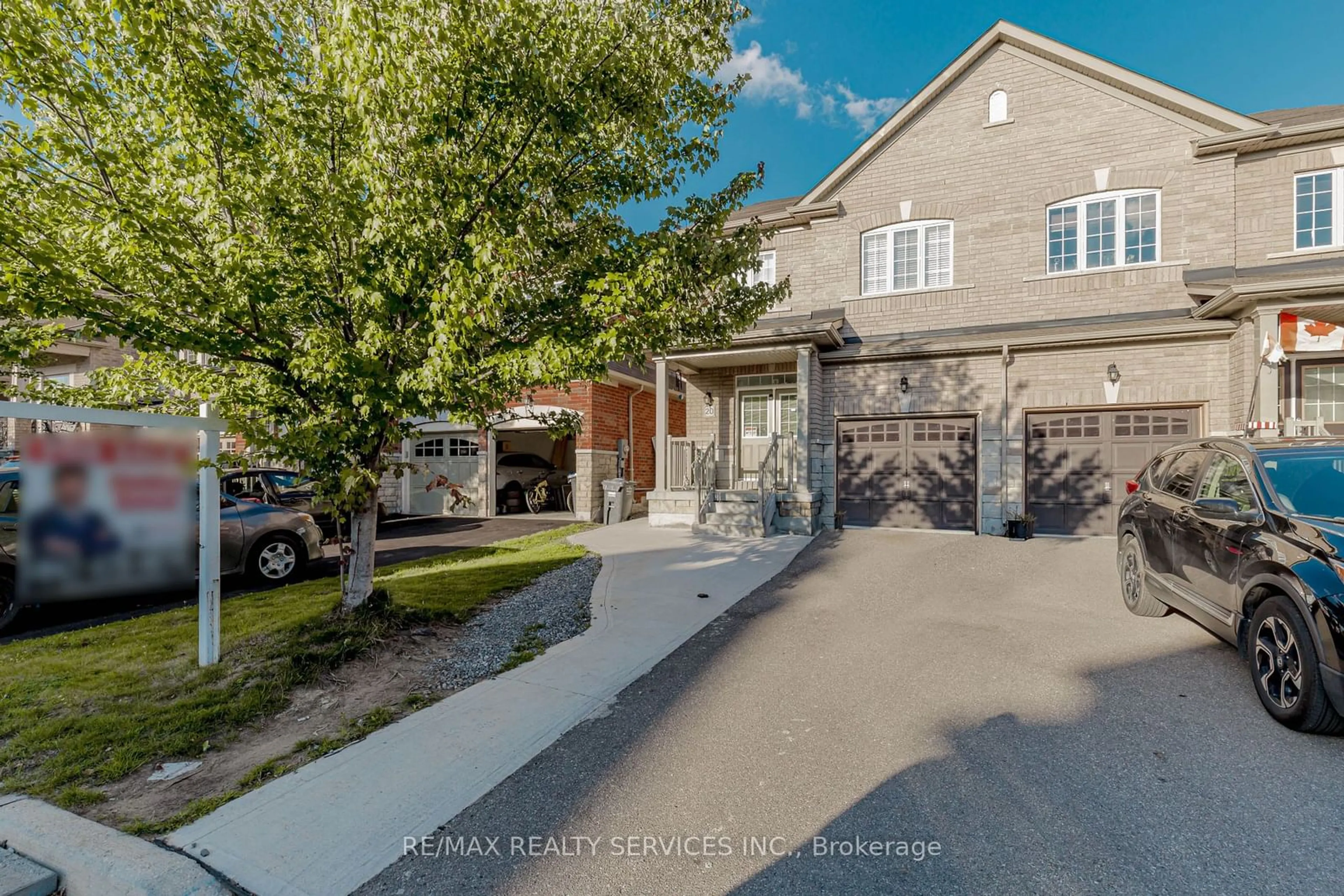 A pic from exterior of the house or condo, the street view for 20 Blackberry Valley Cres, Caledon Ontario L7C 3Z7