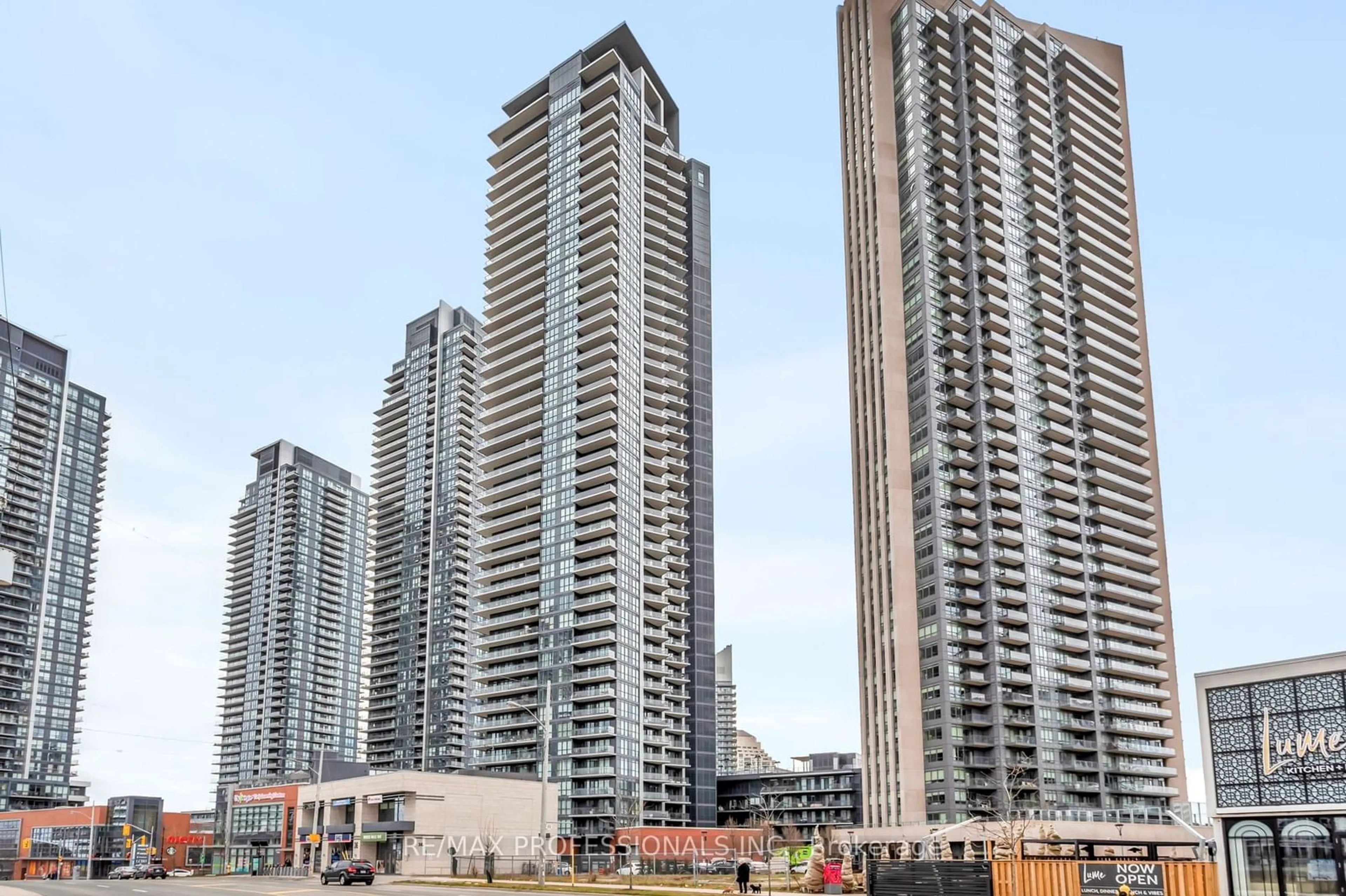 A pic from exterior of the house or condo, the view of city buildings for 10 Park Lawn Rd #1004, Toronto Ontario M8V 0H9