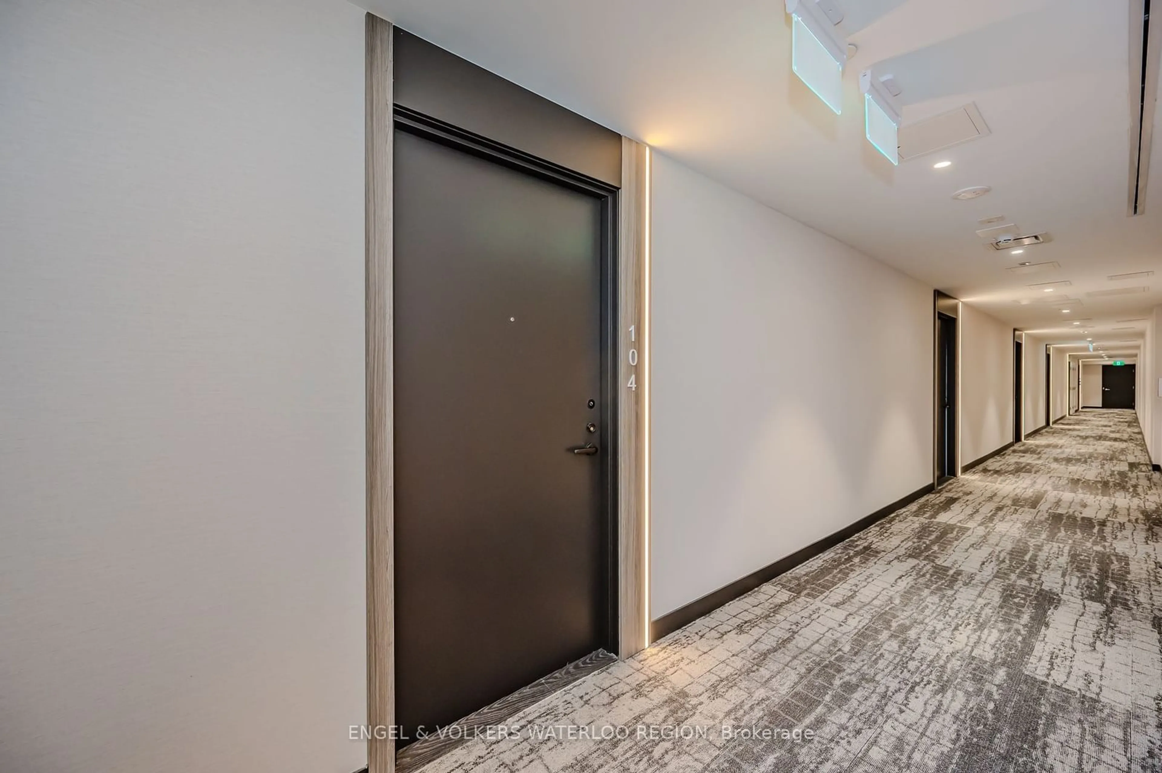 Indoor foyer, wood floors for 220 Missinnihe Way #TH104, Mississauga Ontario L5H 0A9