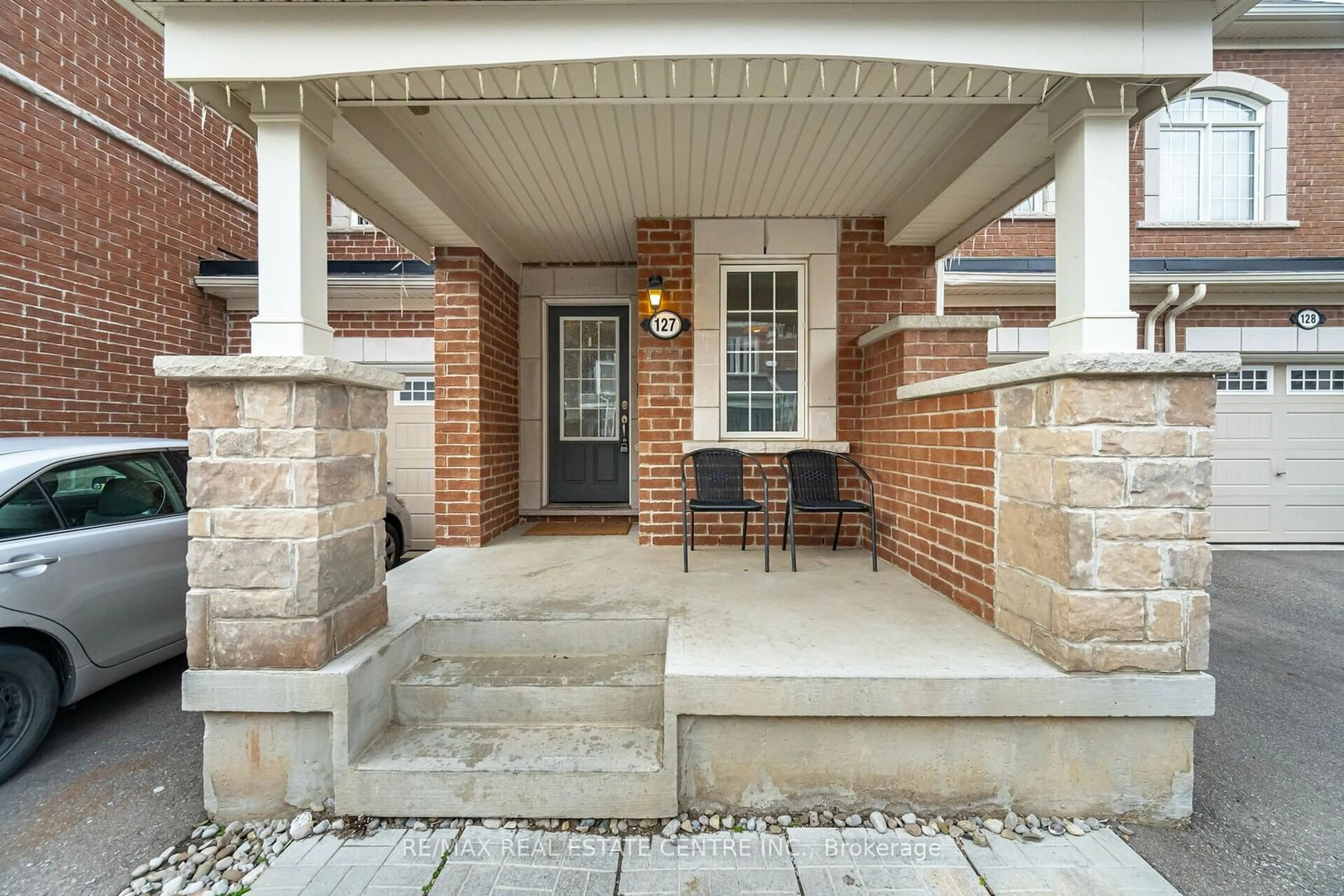 Patio, cottage for 1000 Asleton Blvd #127, Milton Ontario L9T 9L2