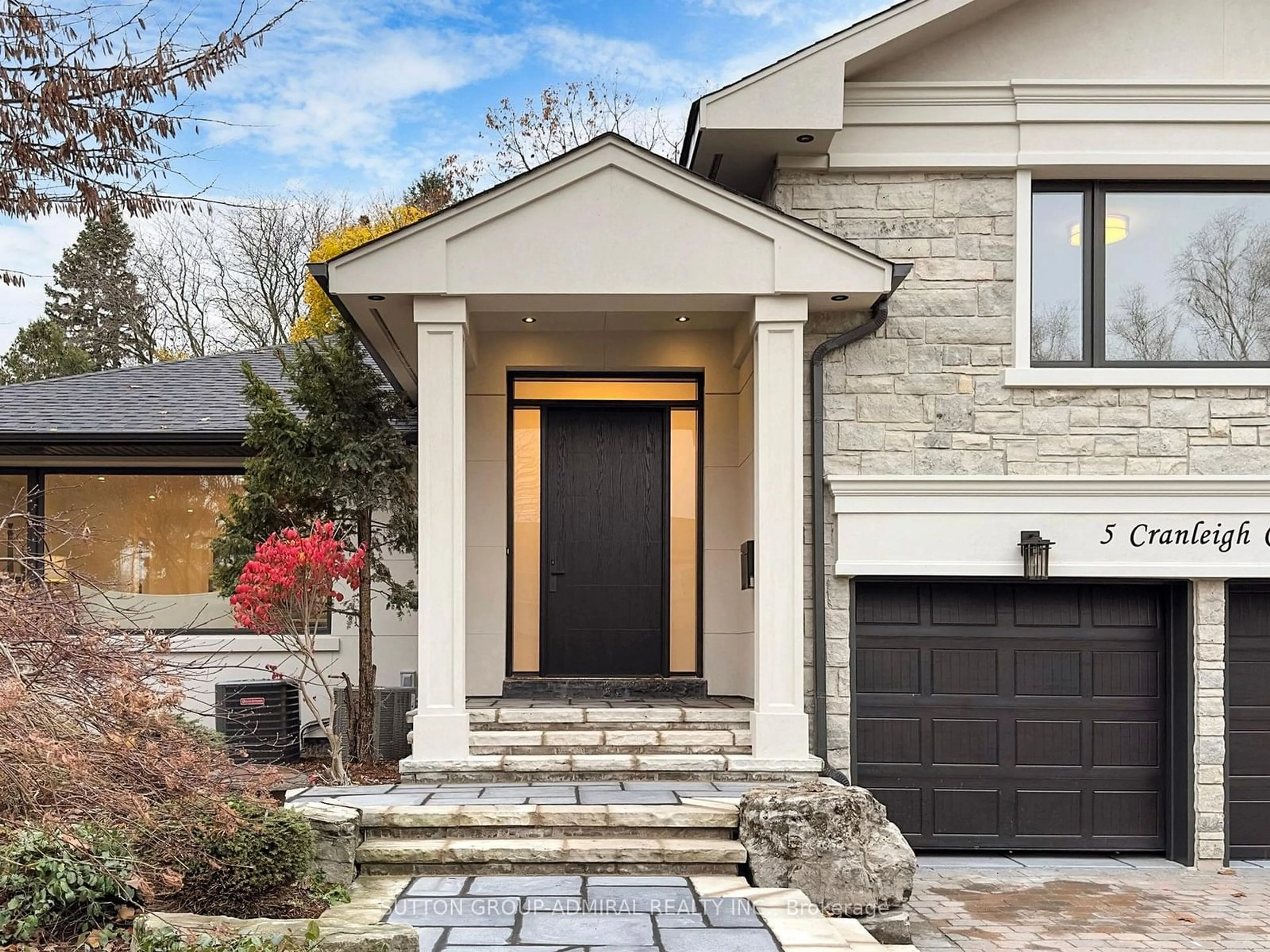 Home with brick exterior material for 5 Cranleigh Crt, Toronto Ontario M9A 3Y2