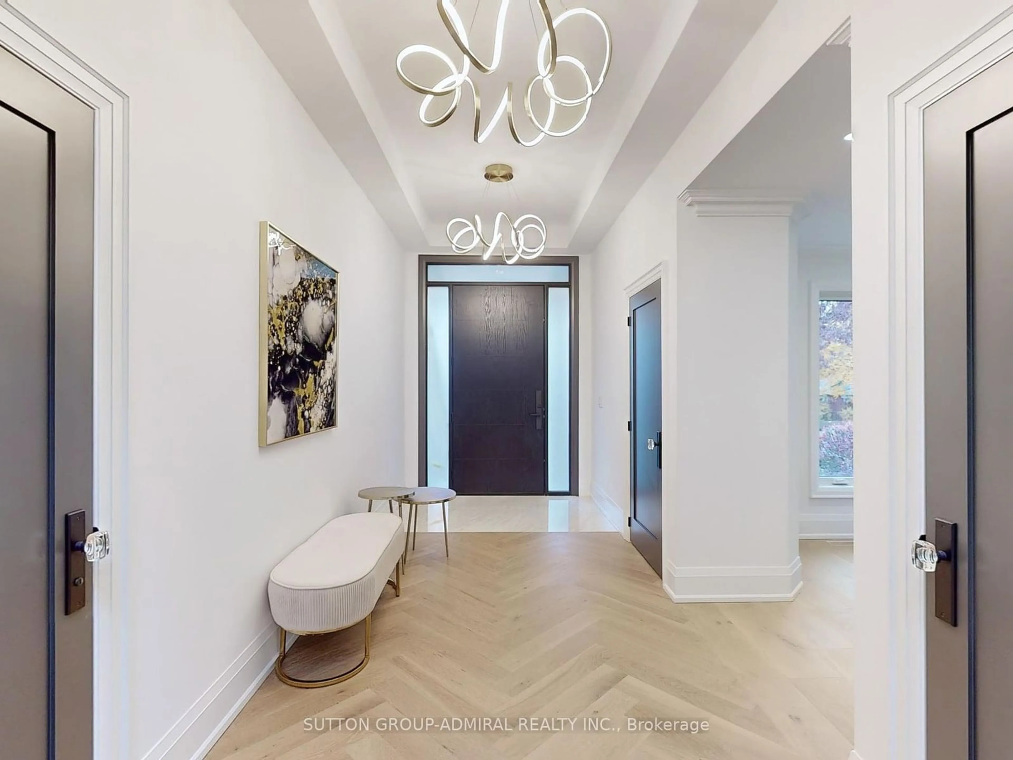 Indoor entryway, wood floors for 5 Cranleigh Crt, Toronto Ontario M9A 3Y2