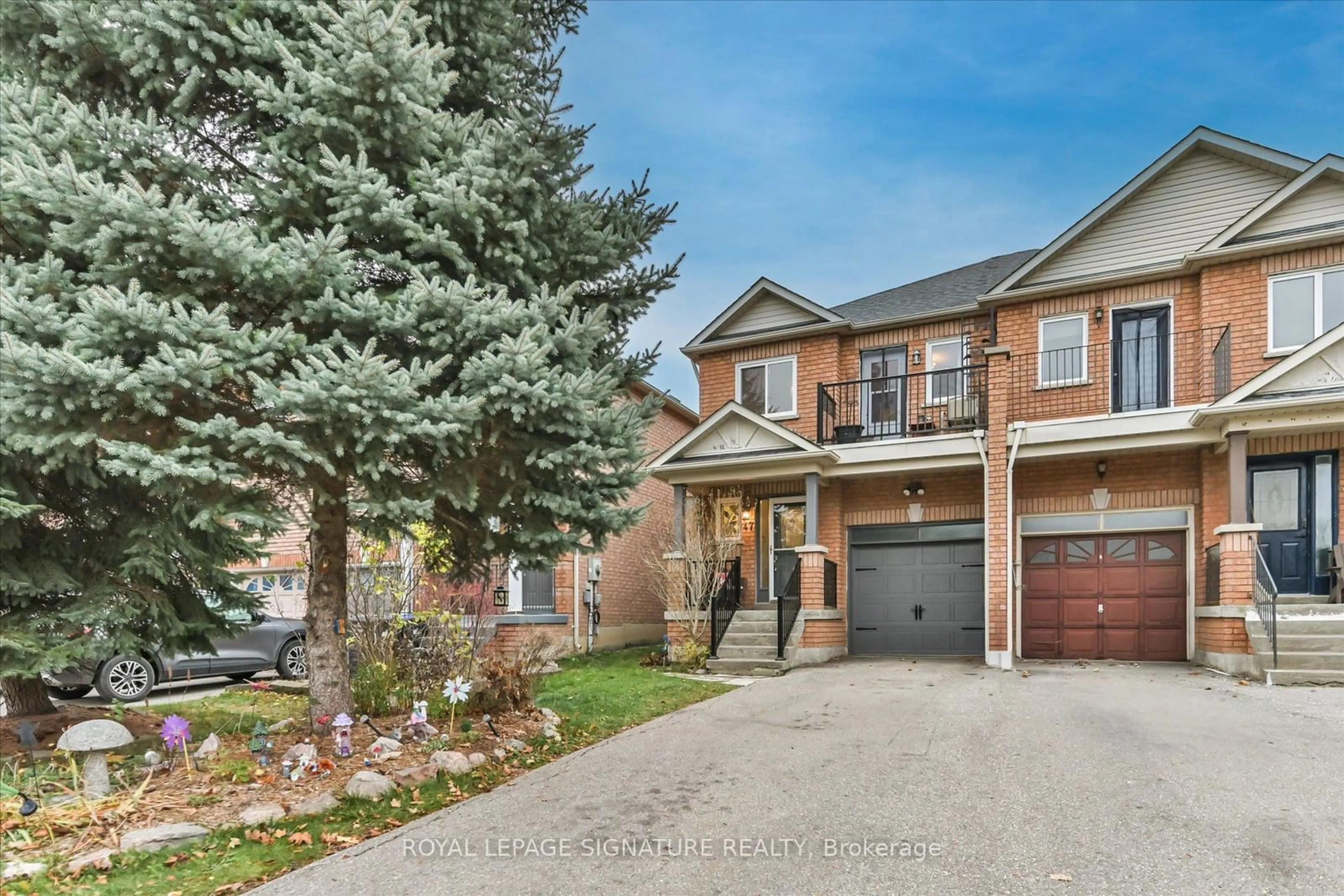 A pic from exterior of the house or condo, the street view for 47 Manorwood Crt, Caledon Ontario L7E 2T2