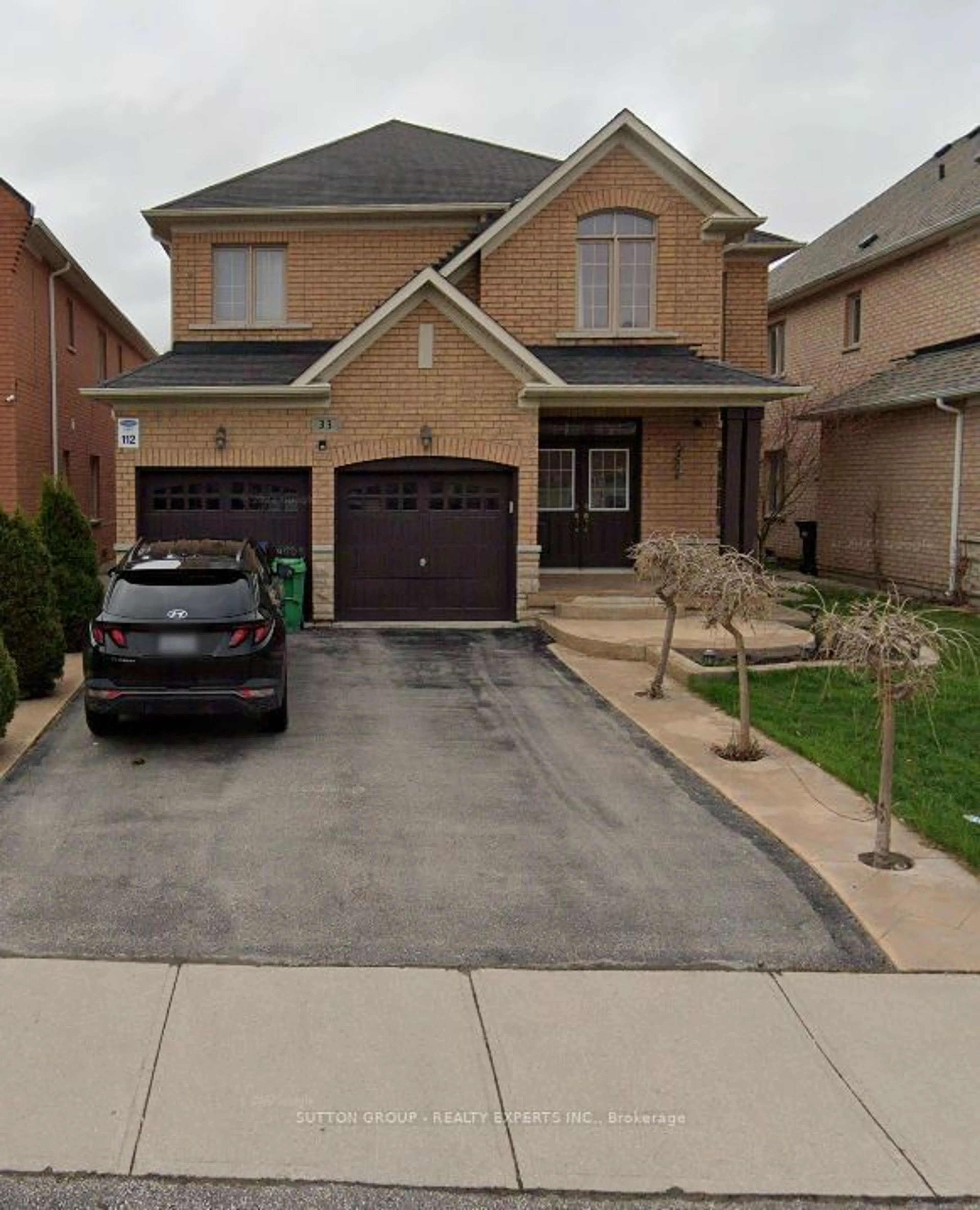 Frontside or backside of a home, the street view for 33 Belleville Dr, Brampton Ontario L6P 1V8