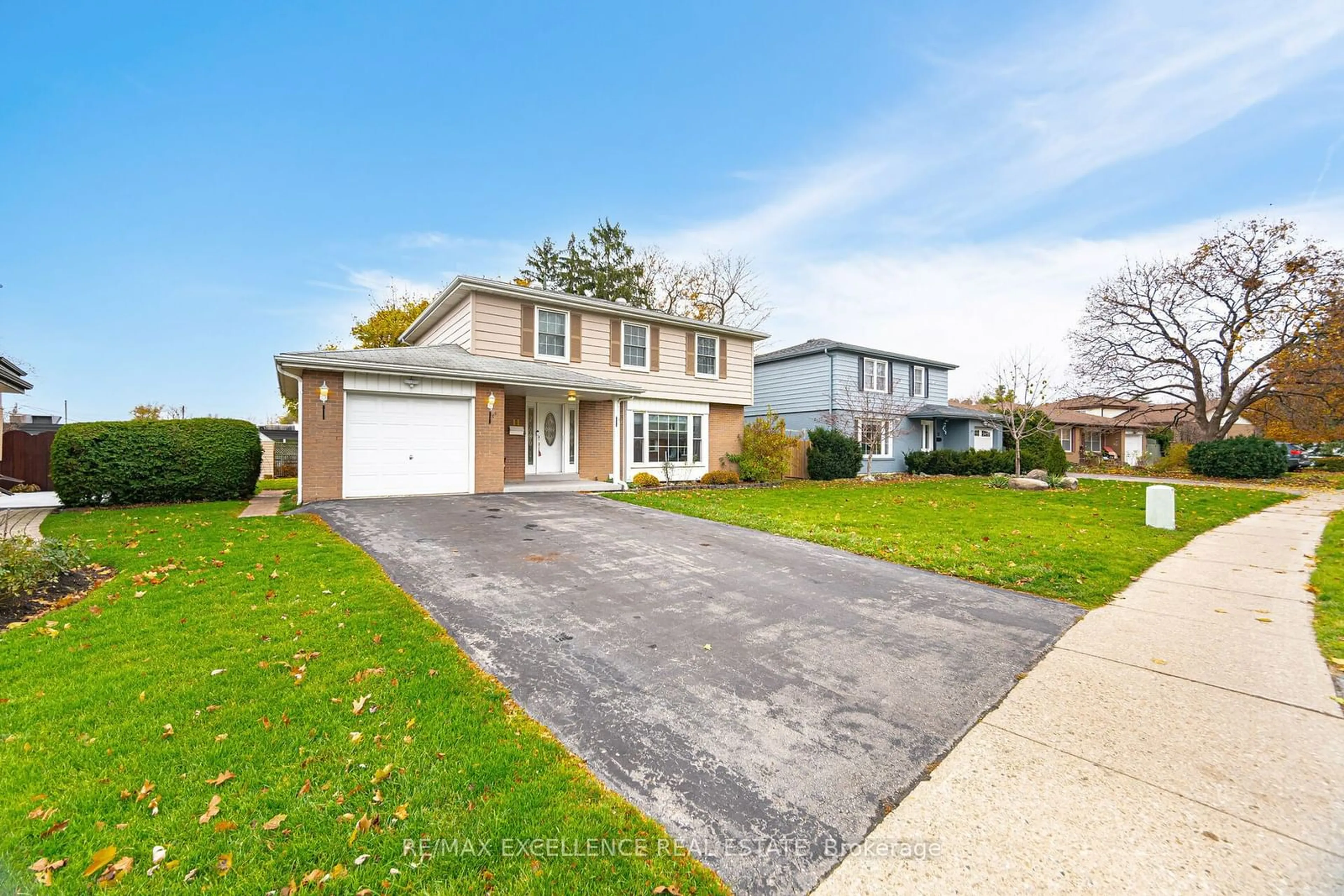 Frontside or backside of a home, the street view for 11 Crawley Dr, Brampton Ontario L6T 2R6