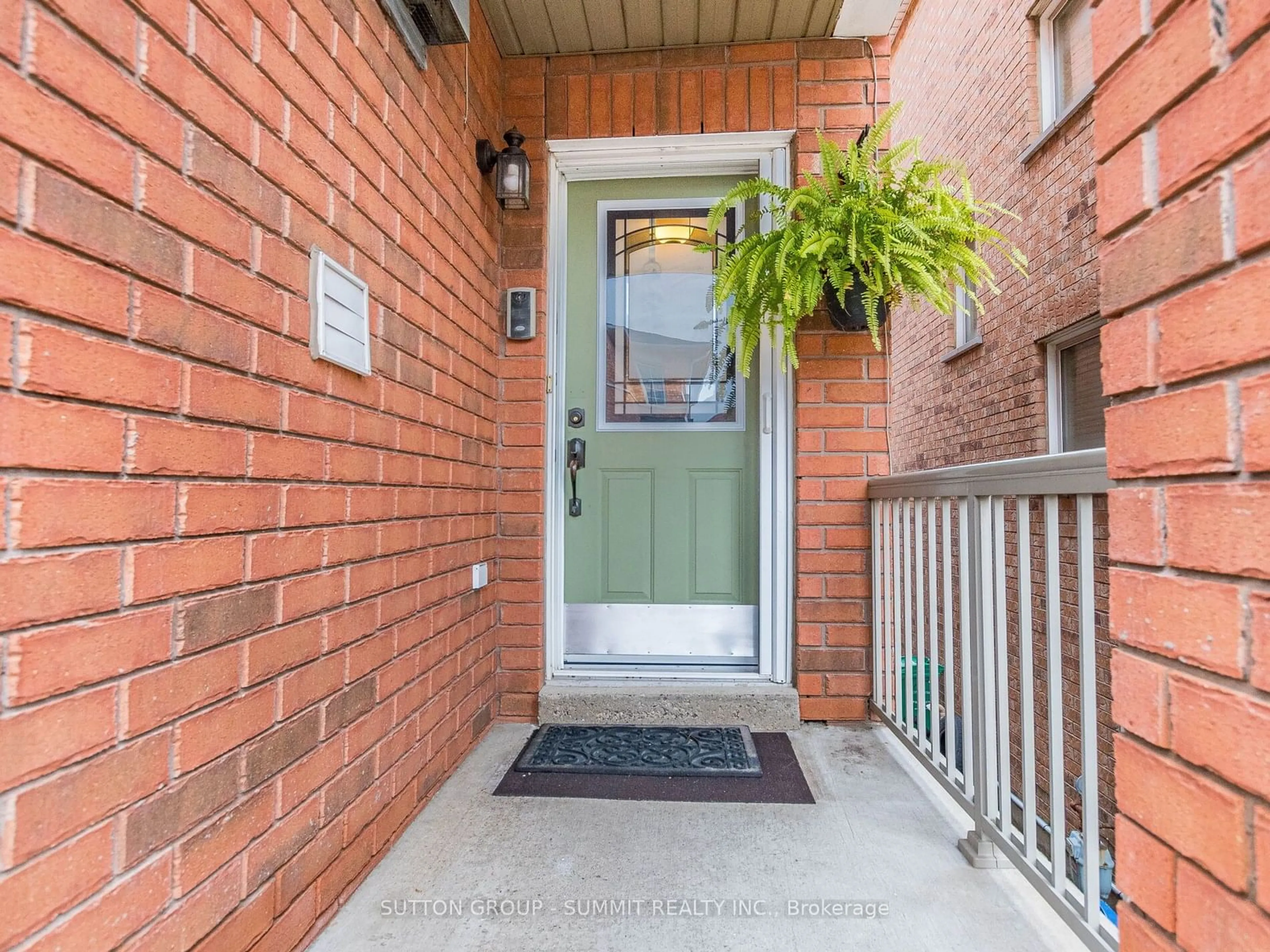 Indoor entryway for 7155 Magistrate Terr #20, Mississauga Ontario L5W 1Y7