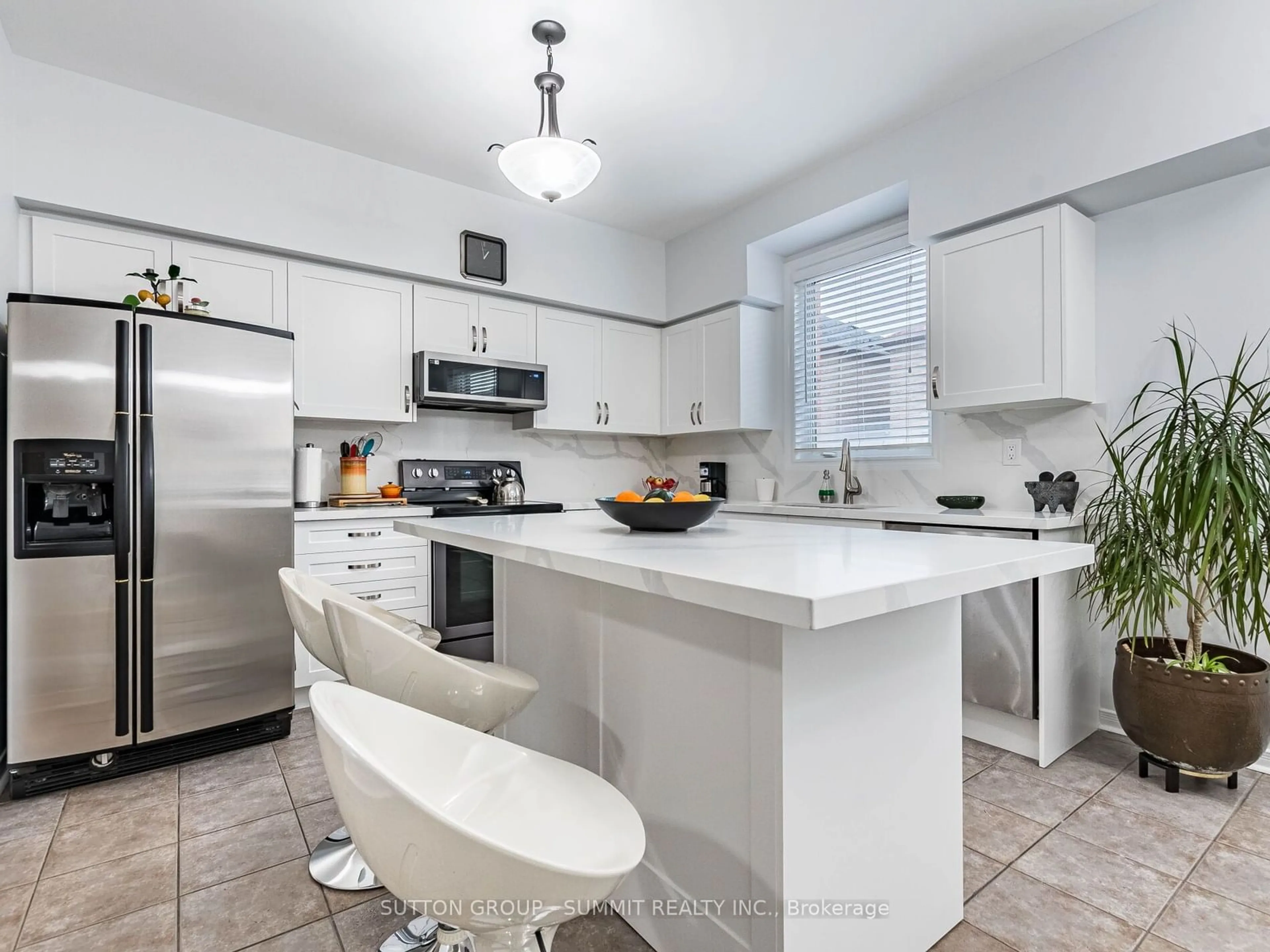 Kitchen, ceramic floors for 7155 Magistrate Terr #20, Mississauga Ontario L5W 1Y7