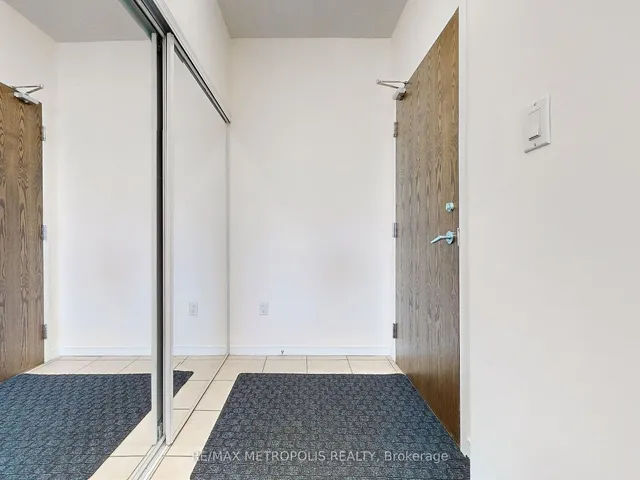 Additional property image - 2772 keele st St Unit 807