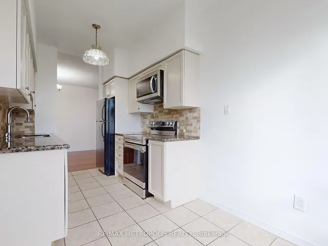 Additional property image - 2772 keele st St Unit 807