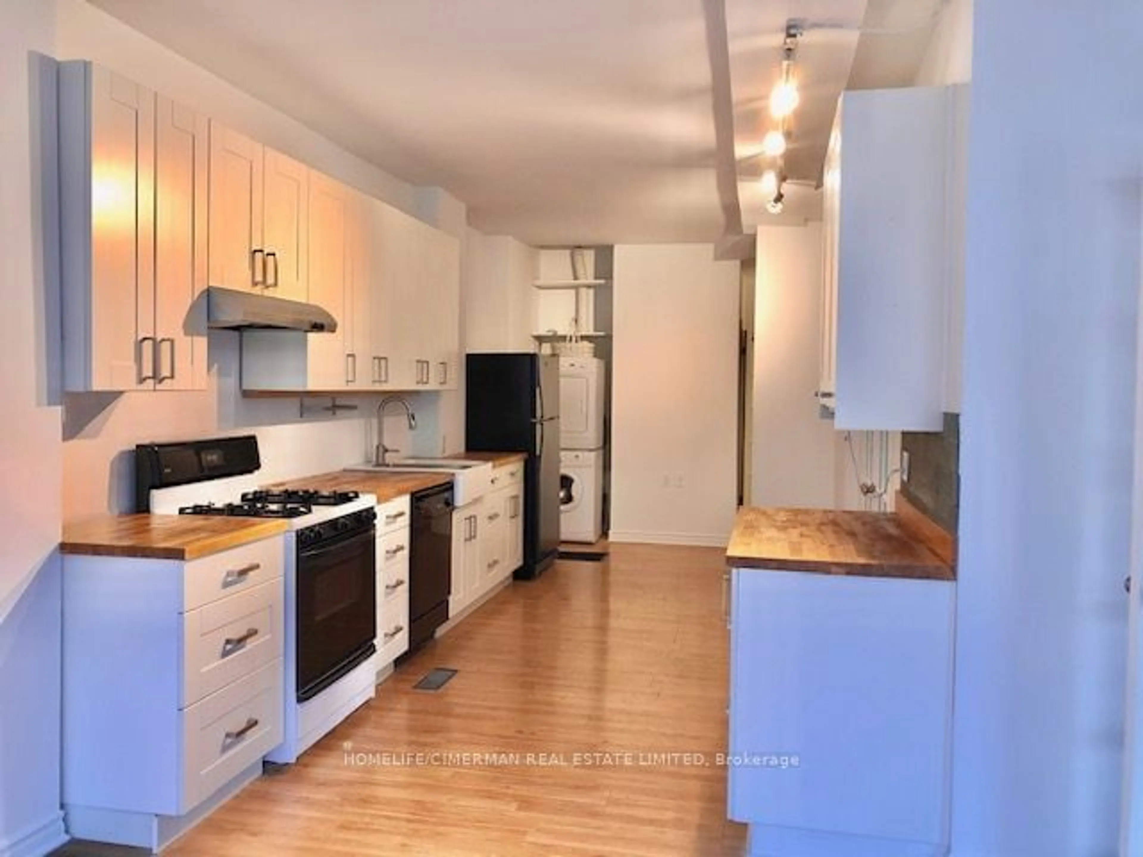 Standard kitchen, wood floors for 228 Westmoreland Ave, Toronto Ontario M6H 3A3