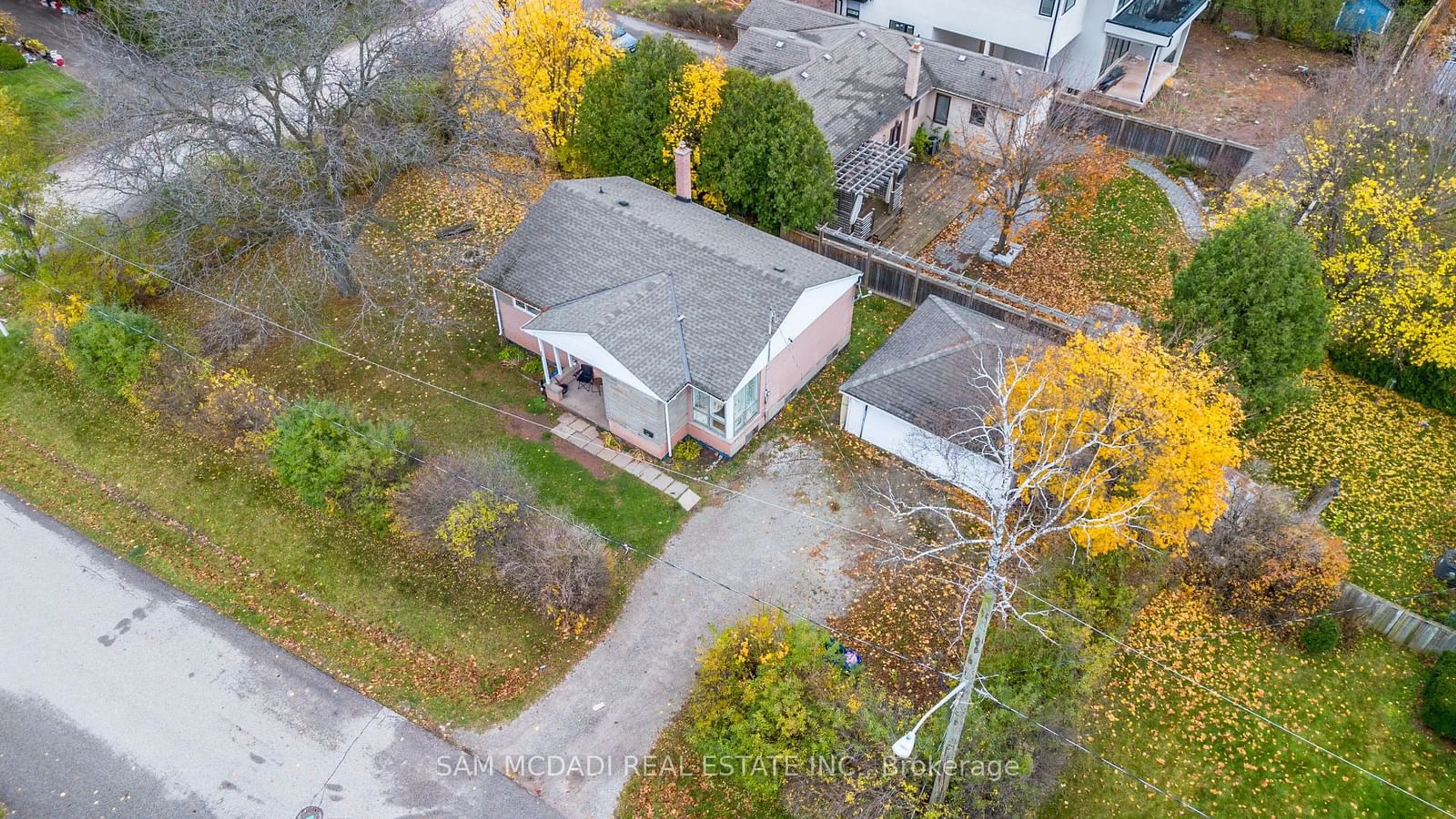 A pic from exterior of the house or condo, the street view for 473 Samford Pl, Oakville Ontario L6L 4E7