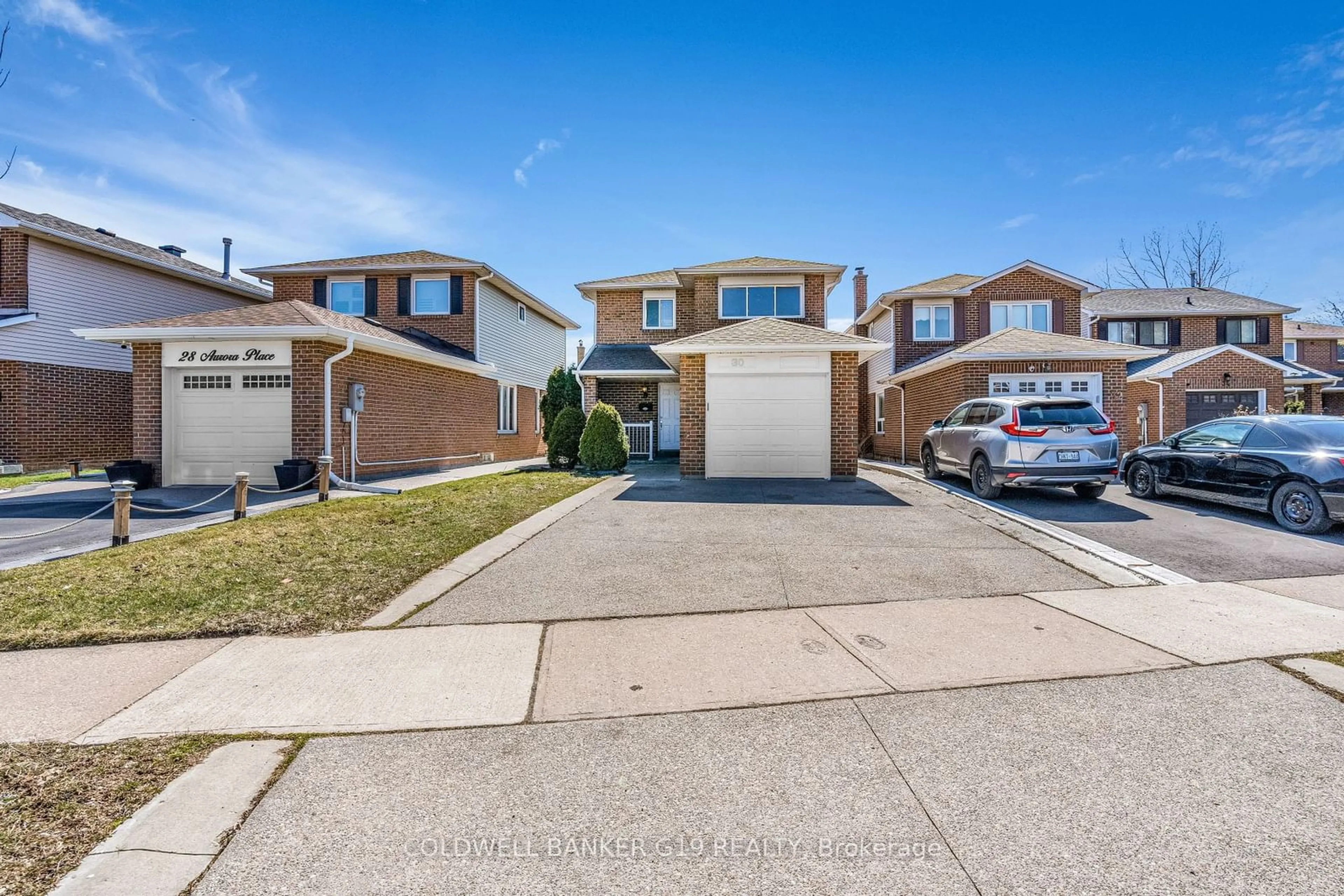 A pic from exterior of the house or condo, the street view for 30 Aurora Pl, Brampton Ontario L6Z 2A8