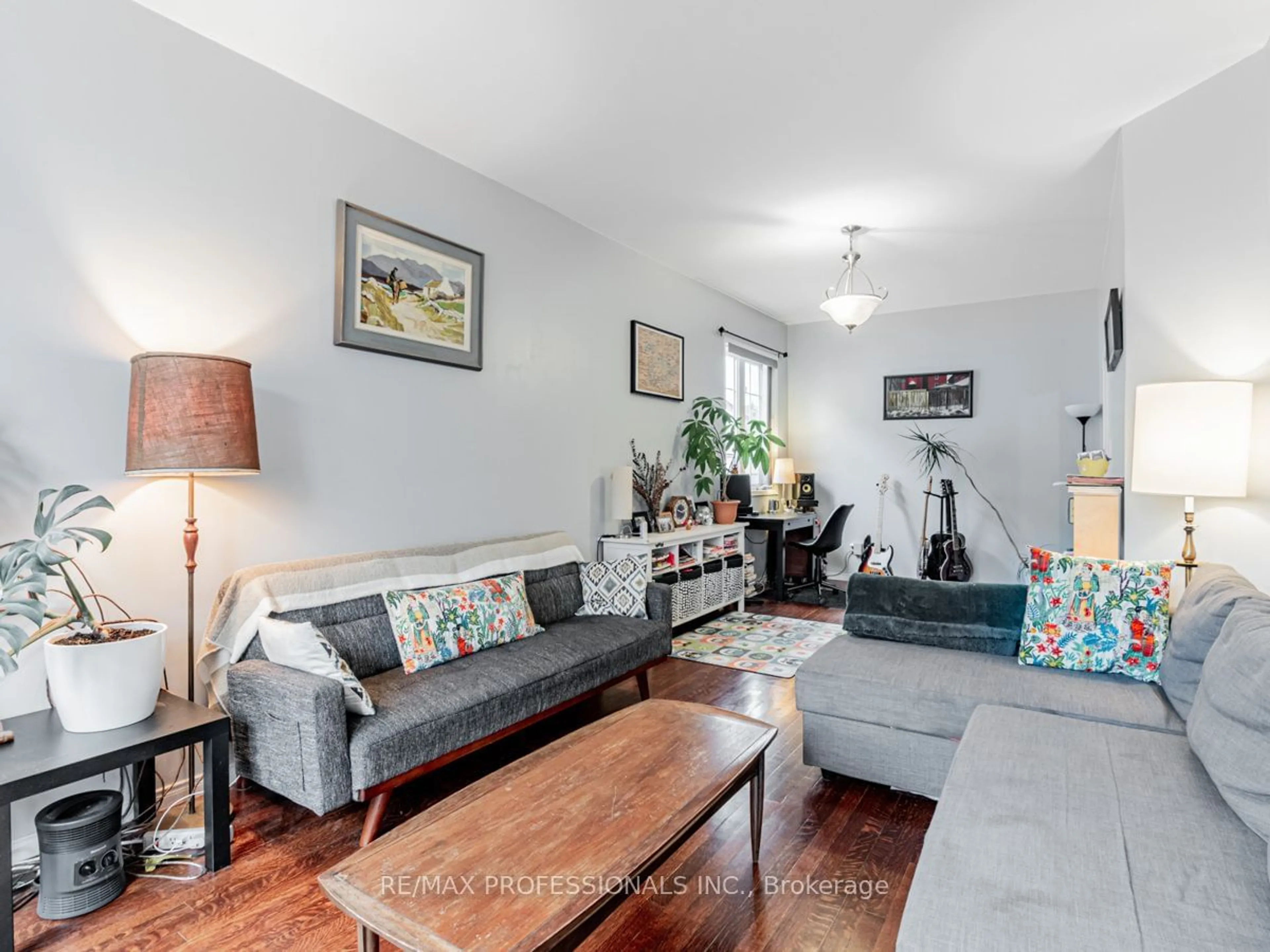 Living room, wood floors for 386 Westmoreland Ave, Toronto Ontario M6H 3A7