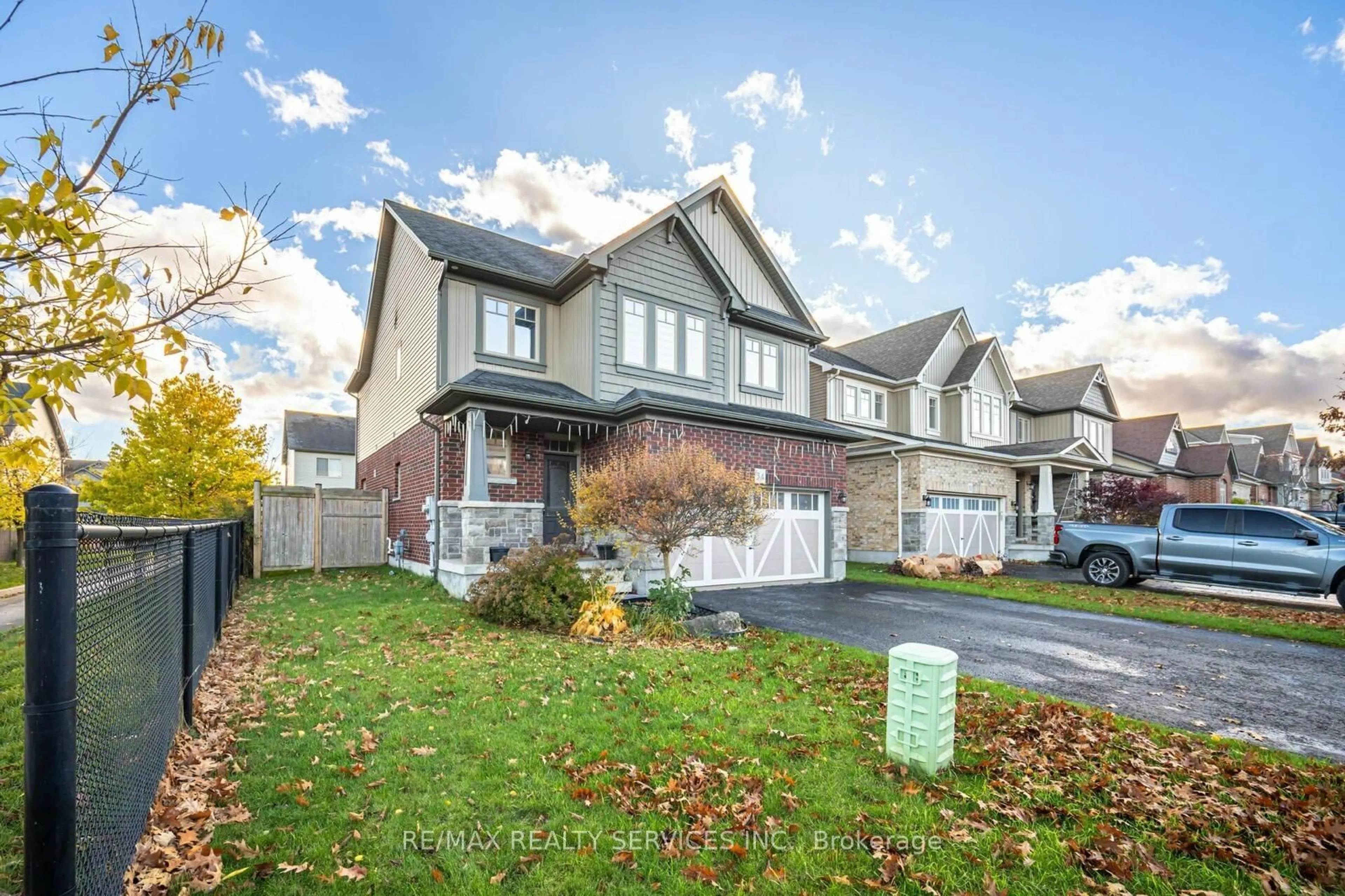 Frontside or backside of a home, the street view for 54 Wardlaw Ave, Orangeville Ontario L9W 6M3