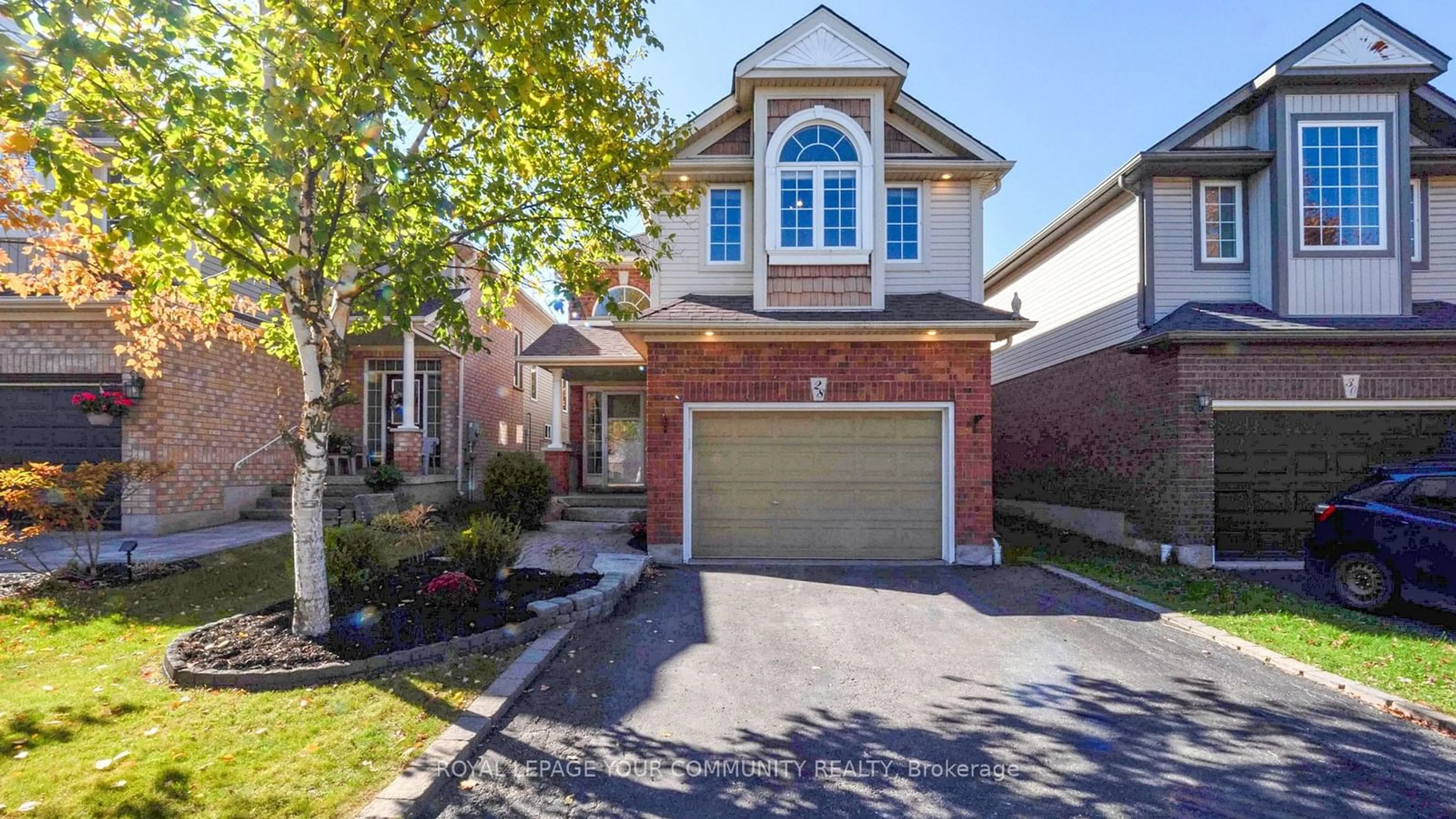 A pic from exterior of the house or condo, the street view for 28 Benjamin Cres, Orangeville Ontario L9W 5J2