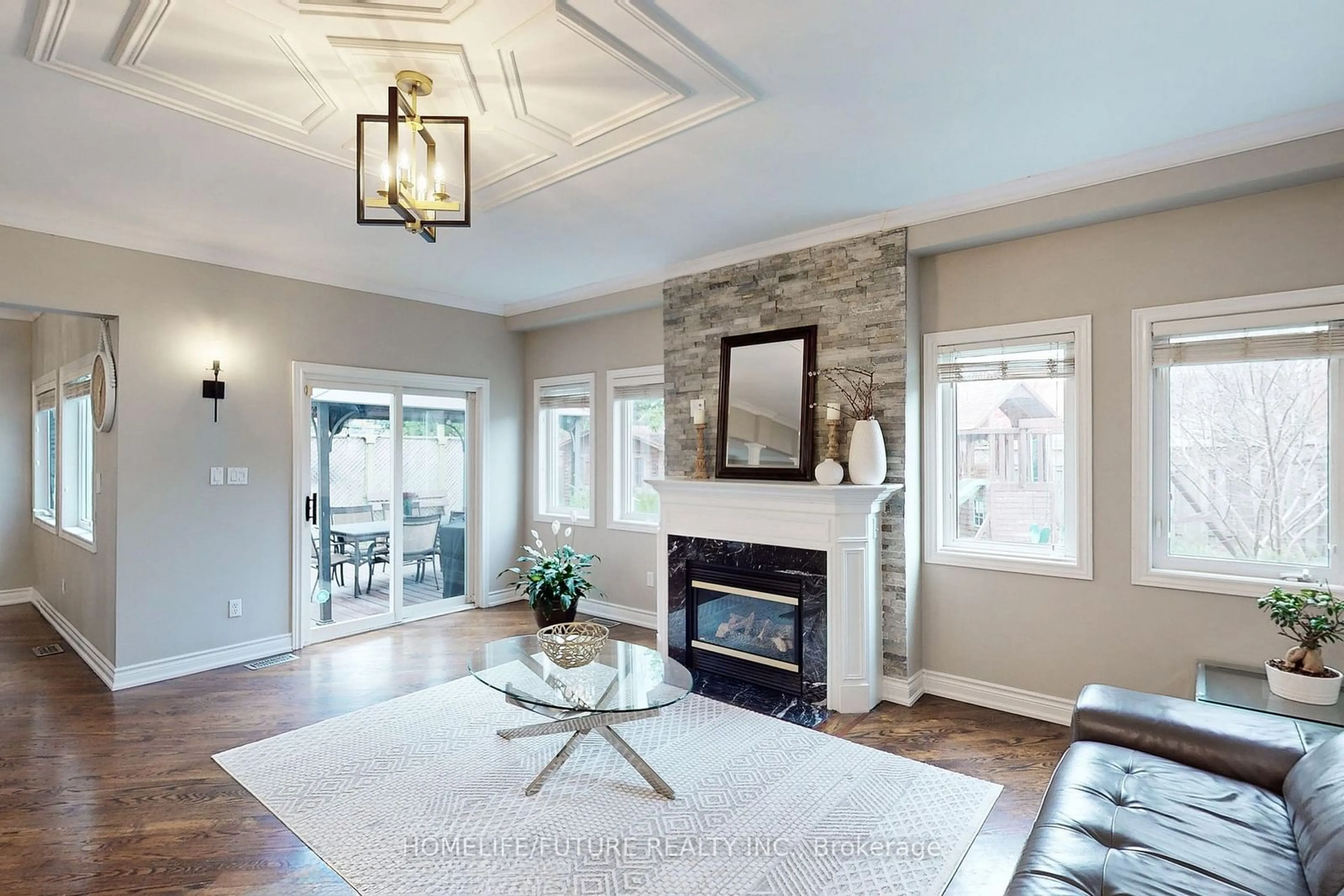 Living room, wood floors for 509 Ravineview Way, Oakville Ontario L6H 6S9