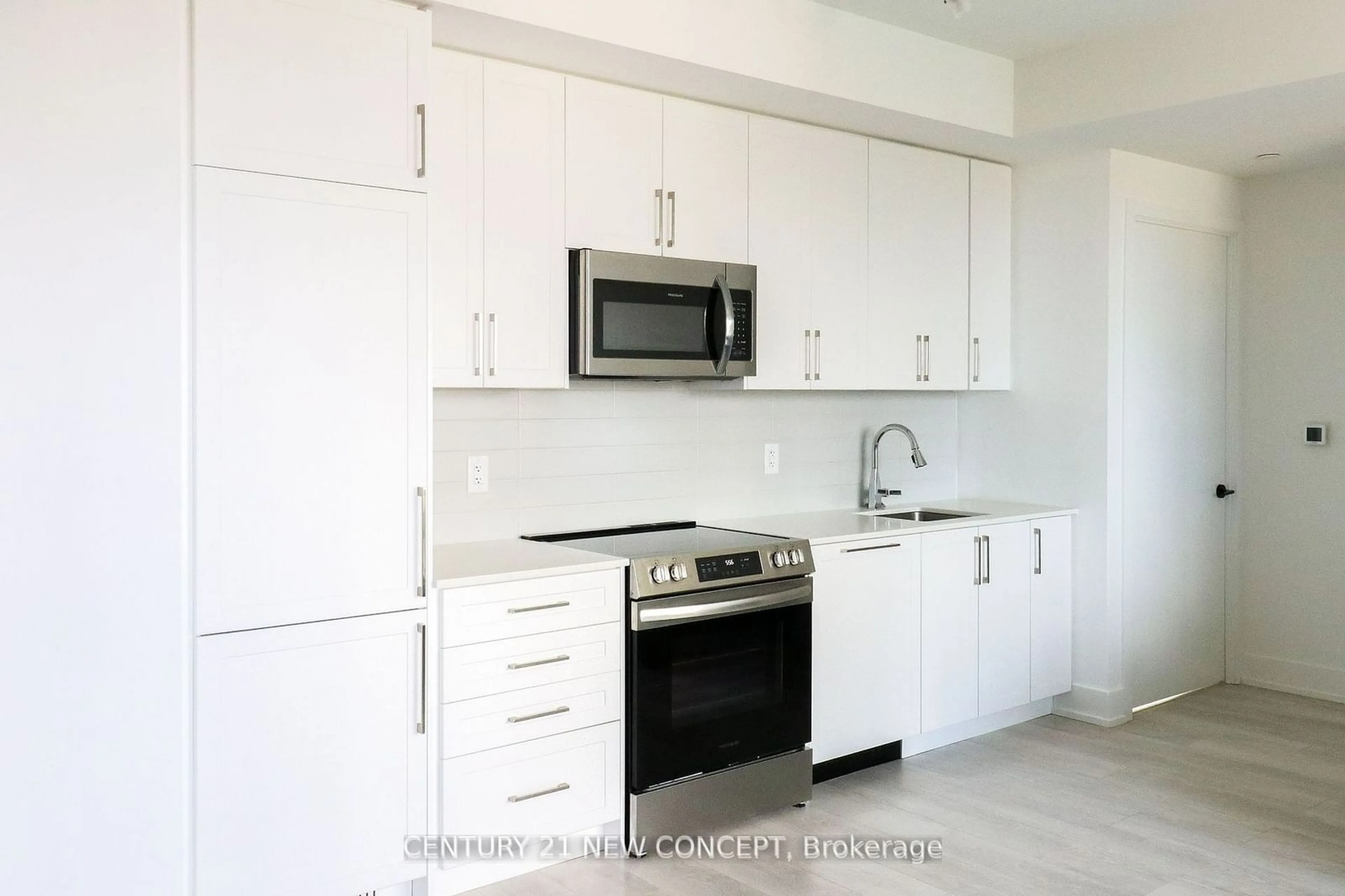 Standard kitchen for 2450 Old Bronte Rd #505, Oakville Ontario L5M 5P6