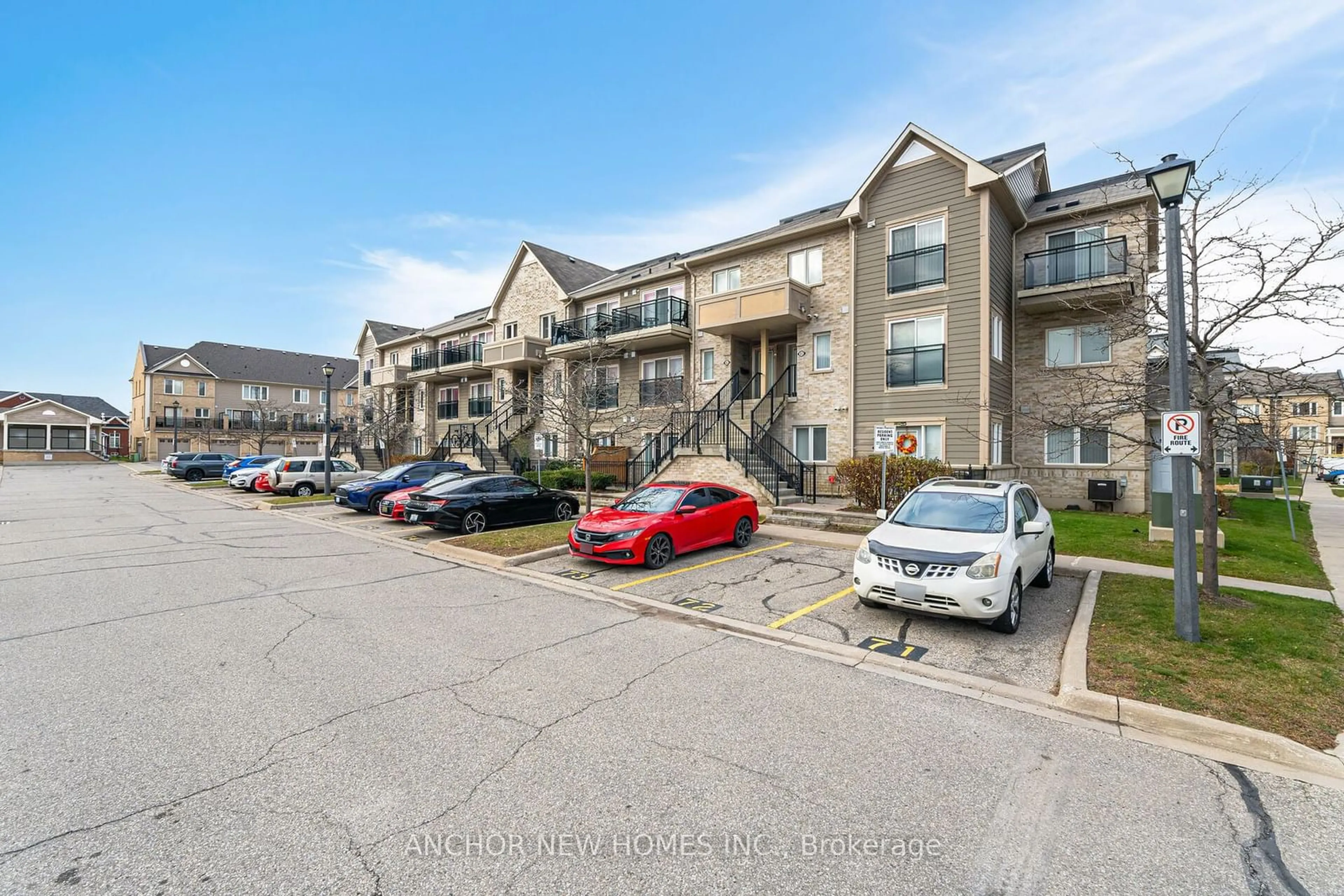 A pic from exterior of the house or condo, the front or back of building for 60 Fairwood Circ #81, Brampton Ontario L6R 0Y6