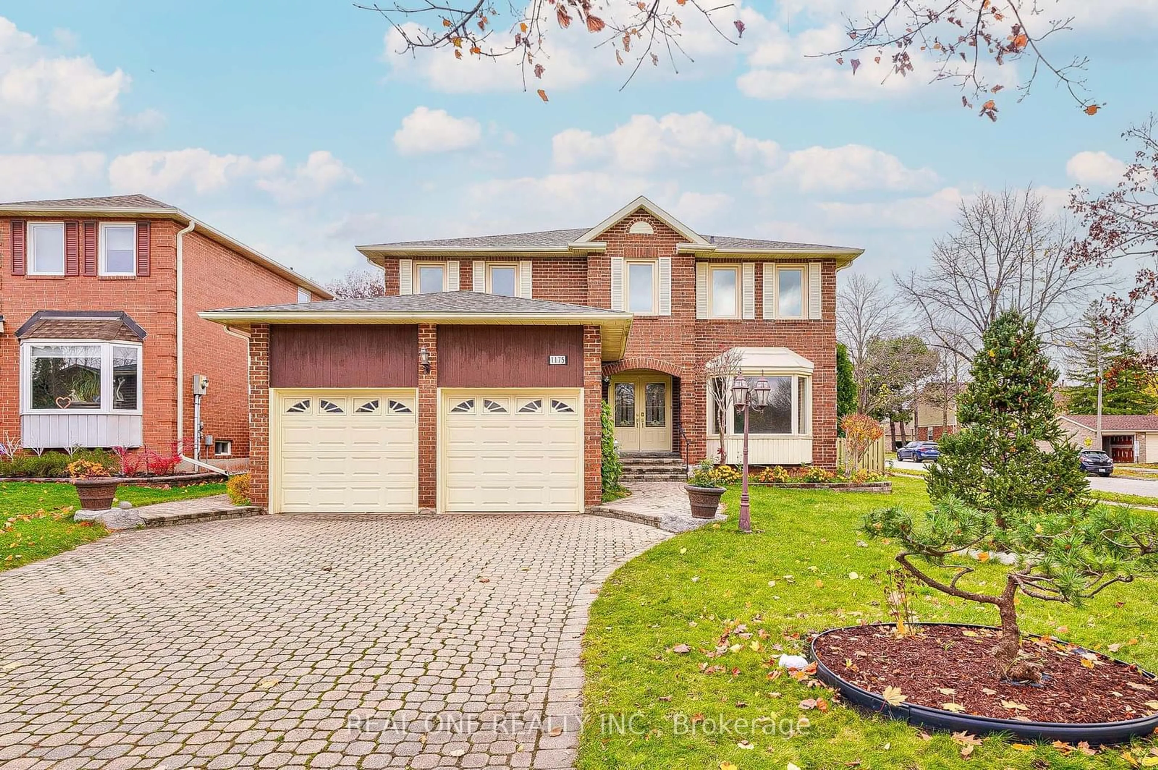 Home with brick exterior material for 1175 Old Abbey Lane, Oakville Ontario L6M 1M9