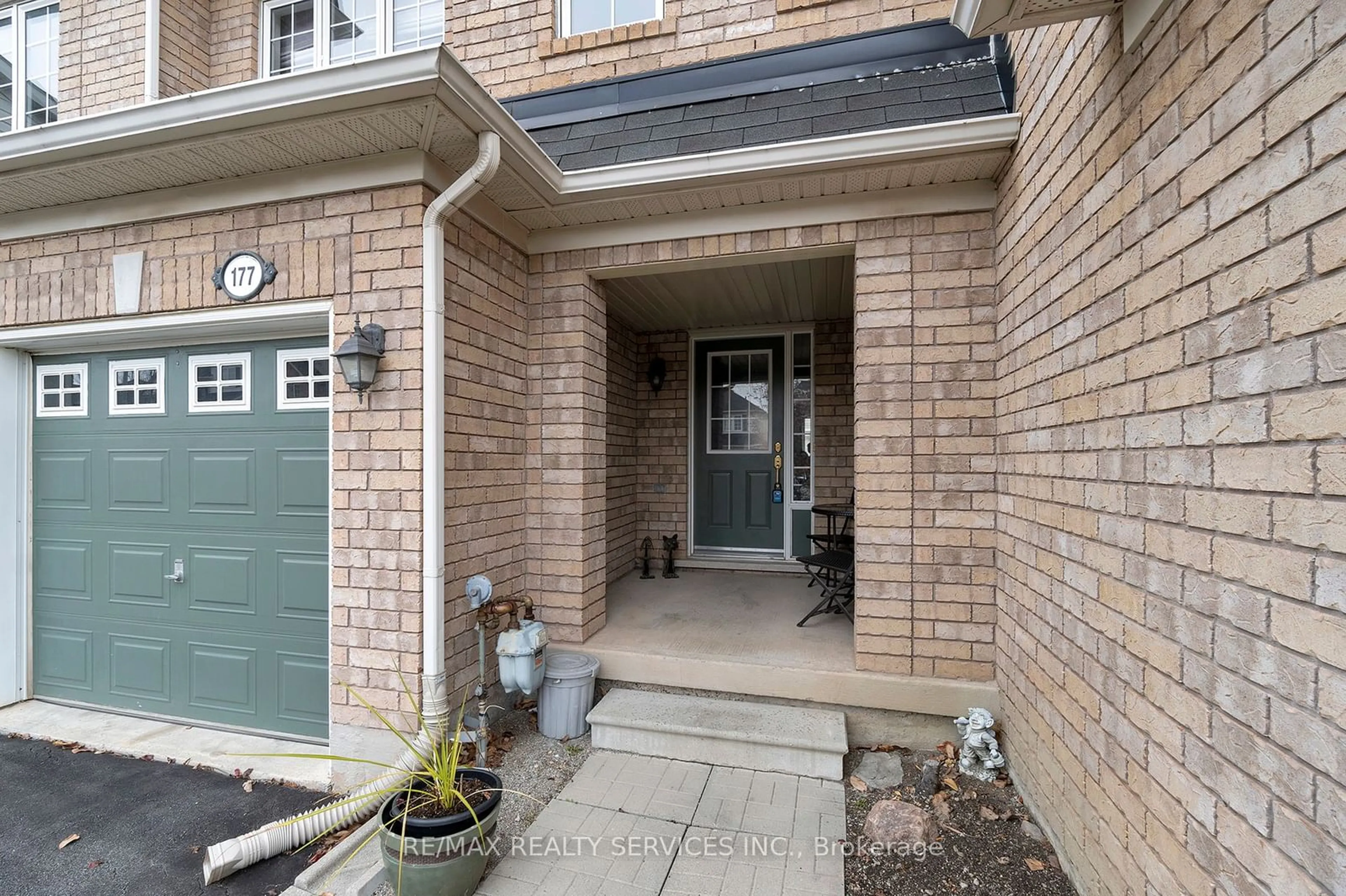 Indoor entryway, ceramic floors for 177 Decker Hollow Circ, Brampton Ontario L6X 0K9