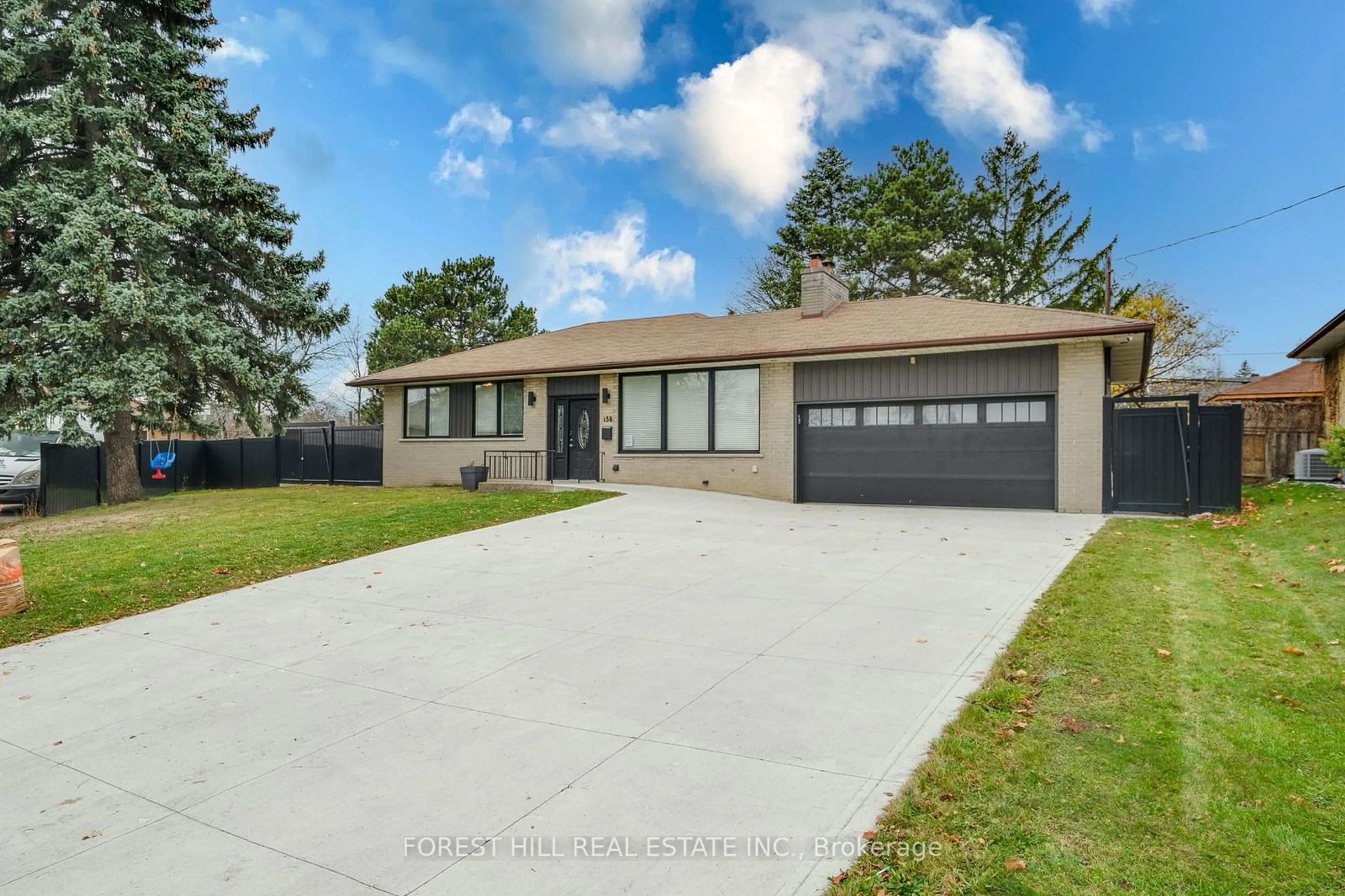 Frontside or backside of a home, the street view for 138 Cornwall Hts, Brampton Ontario L6W 2J2