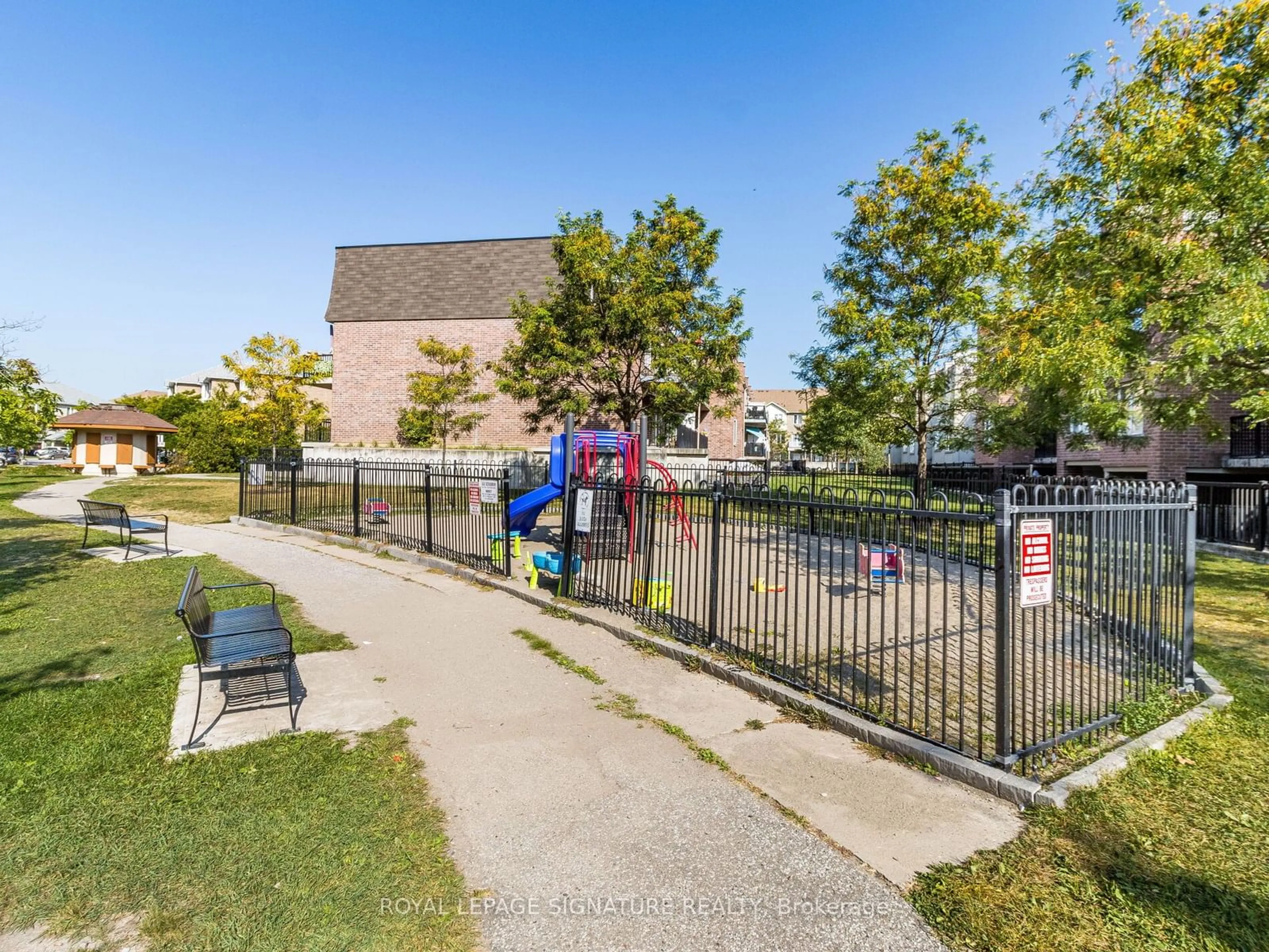 Patio, the street view for 3045 Finch Ave #2079, Toronto Ontario M9M 0A5