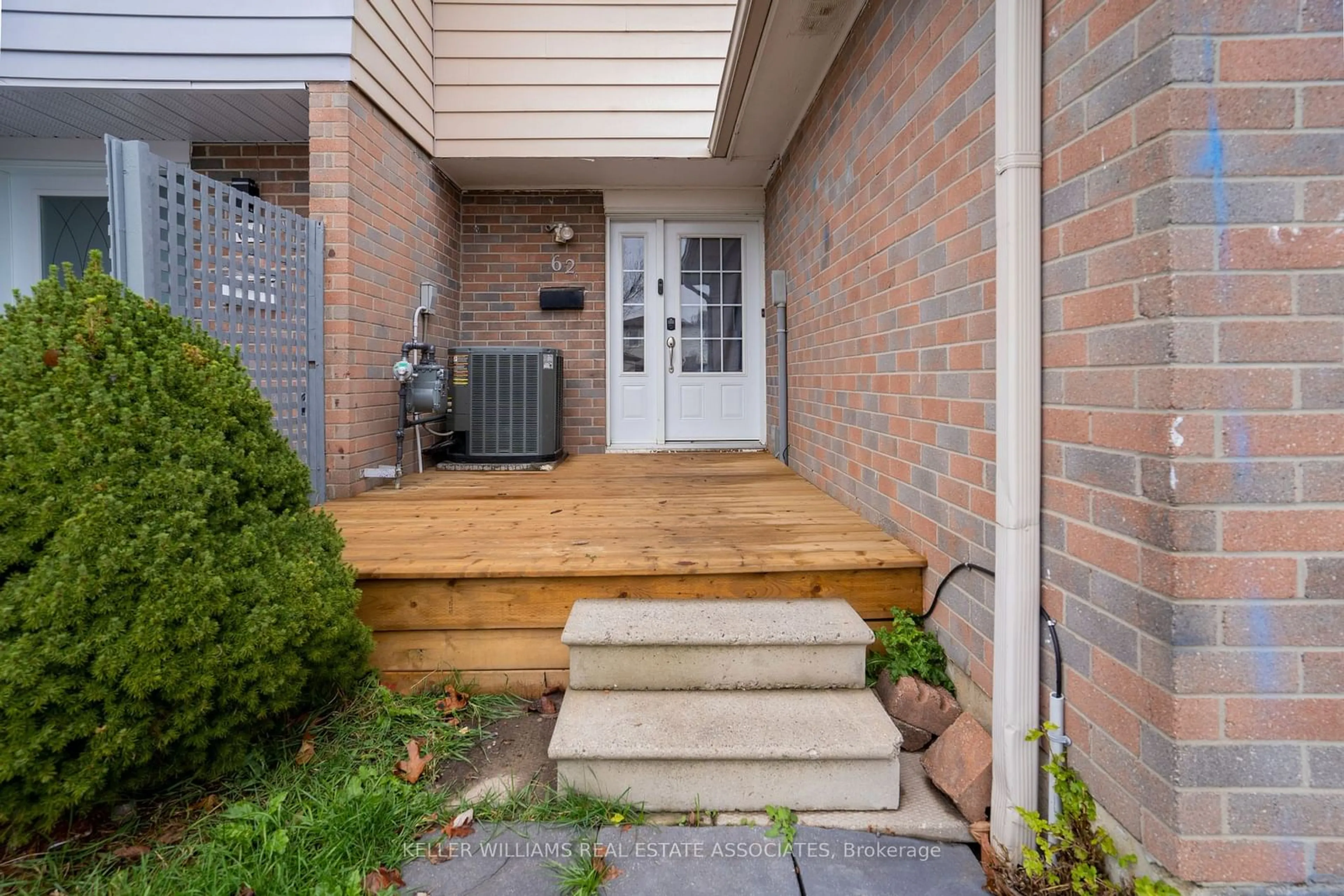 Indoor entryway, wood floors for 62 Skegby Rd, Brampton Ontario L6V 2T9