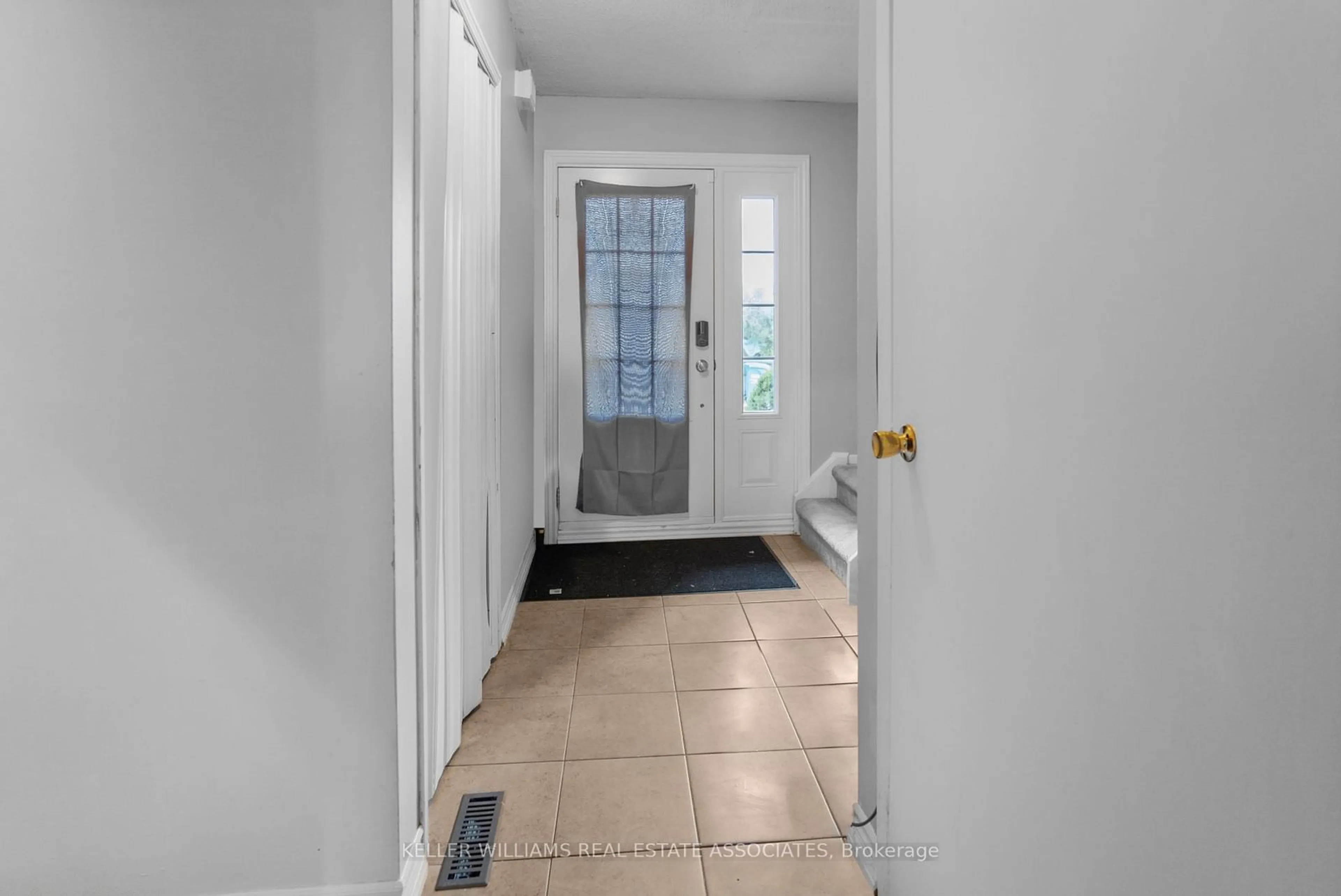 Indoor entryway, not visible floor for 62 Skegby Rd, Brampton Ontario L6V 2T9