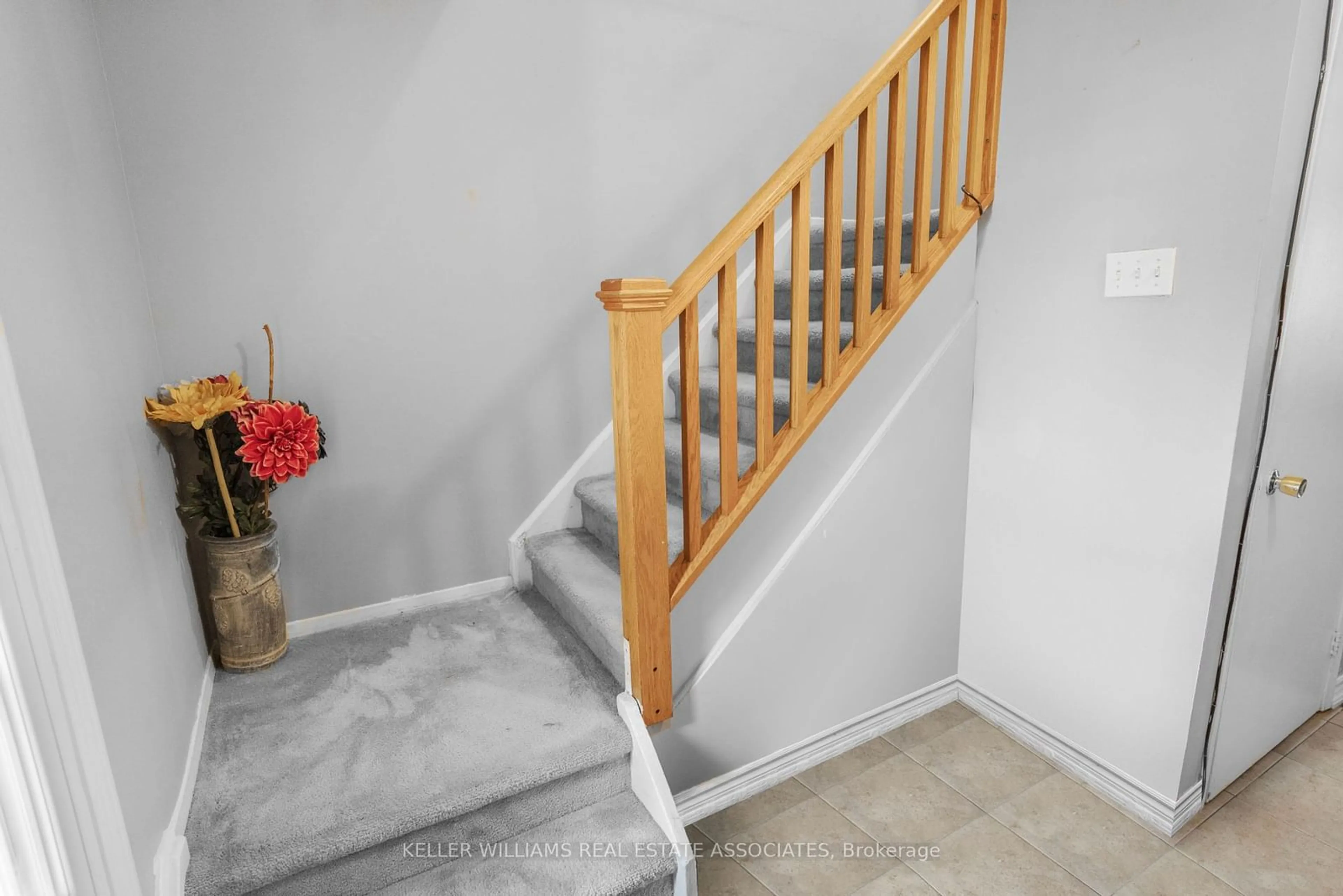 Stairs for 62 Skegby Rd, Brampton Ontario L6V 2T9