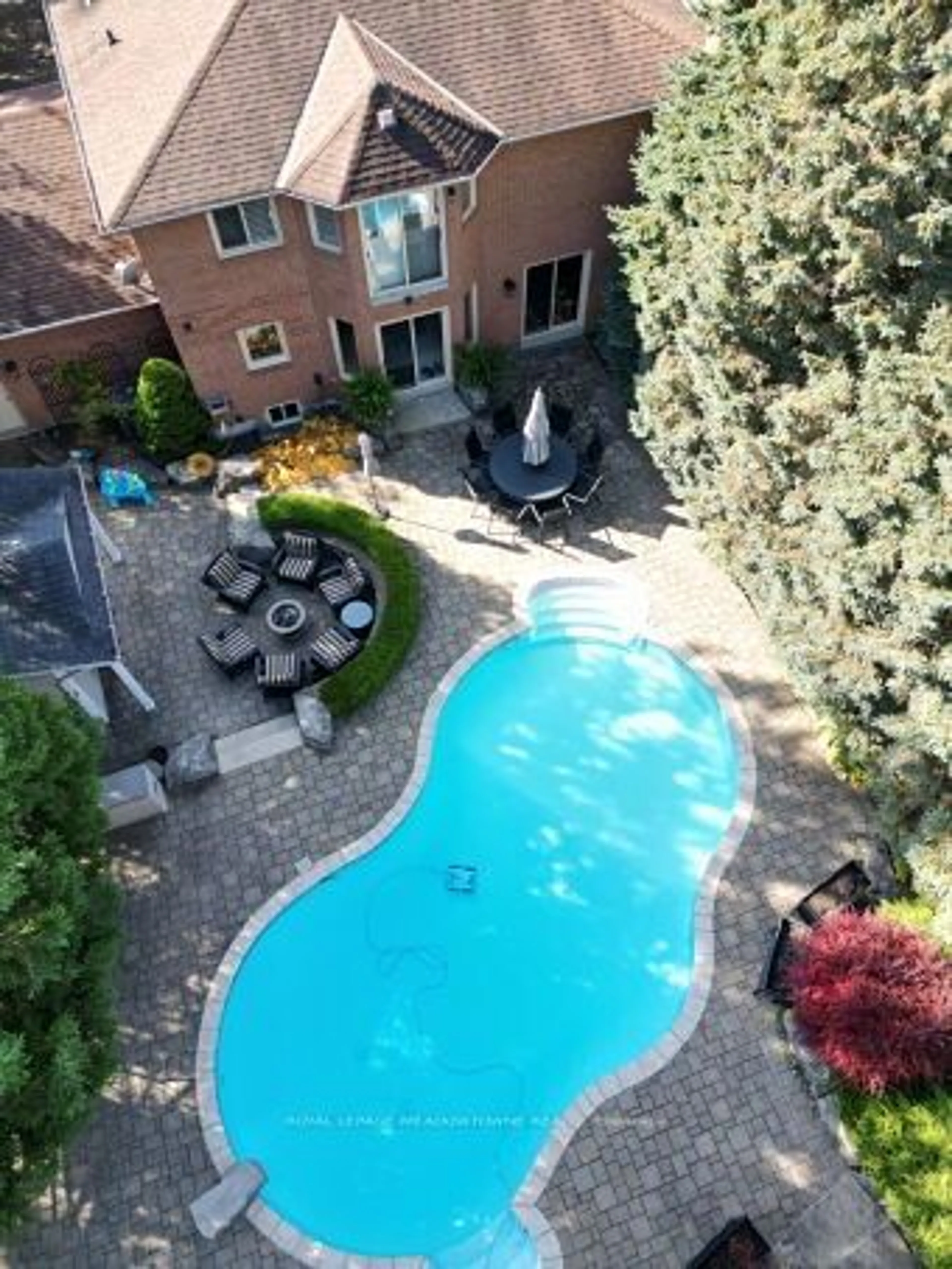 Indoor or outdoor pool for 13 Mckee Dr, Caledon Ontario L7C 1G8