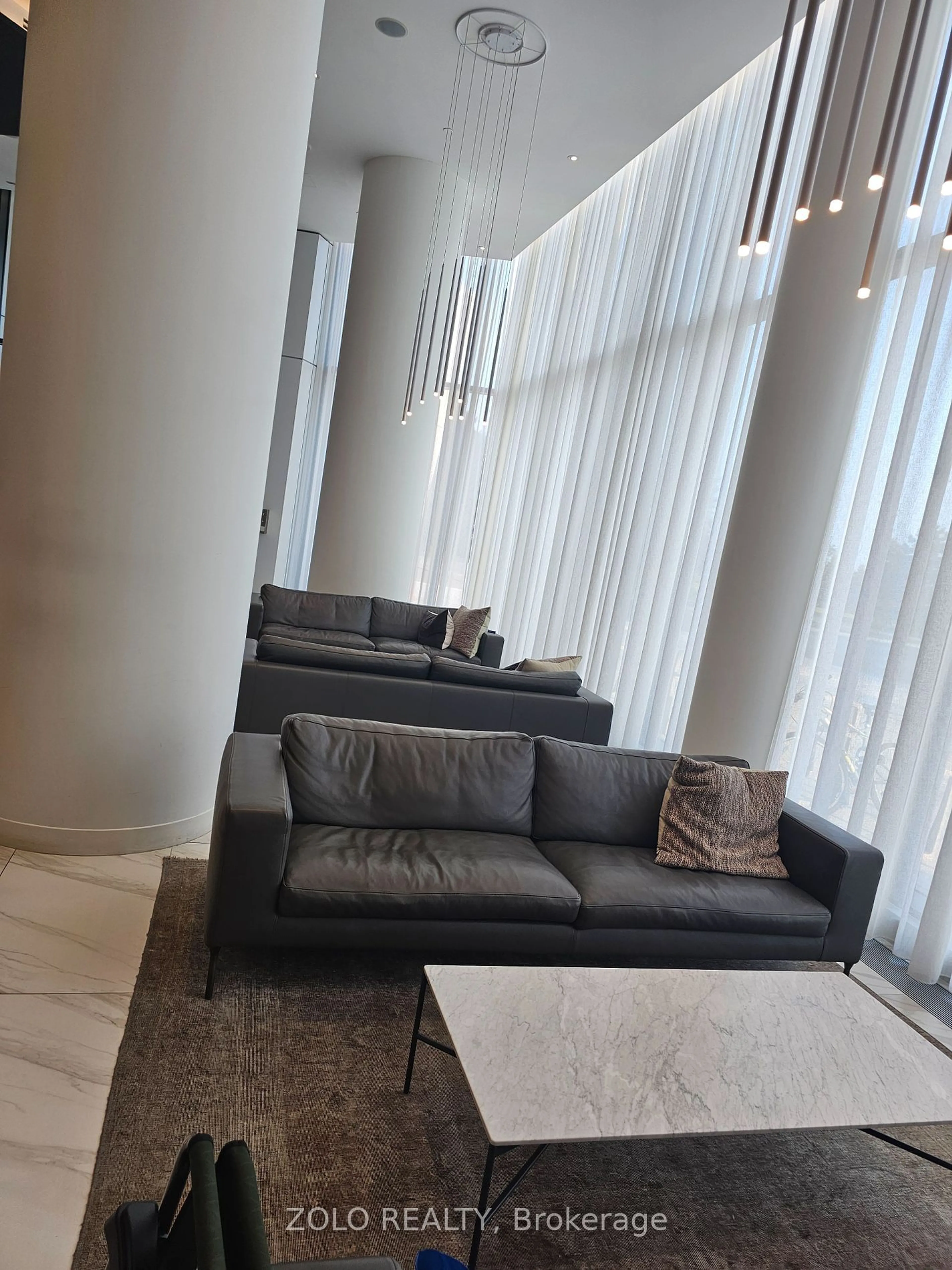 Indoor lobby, ceramic floors for 3883 Quartz Rd #3510, Mississauga Ontario L5B 0M4